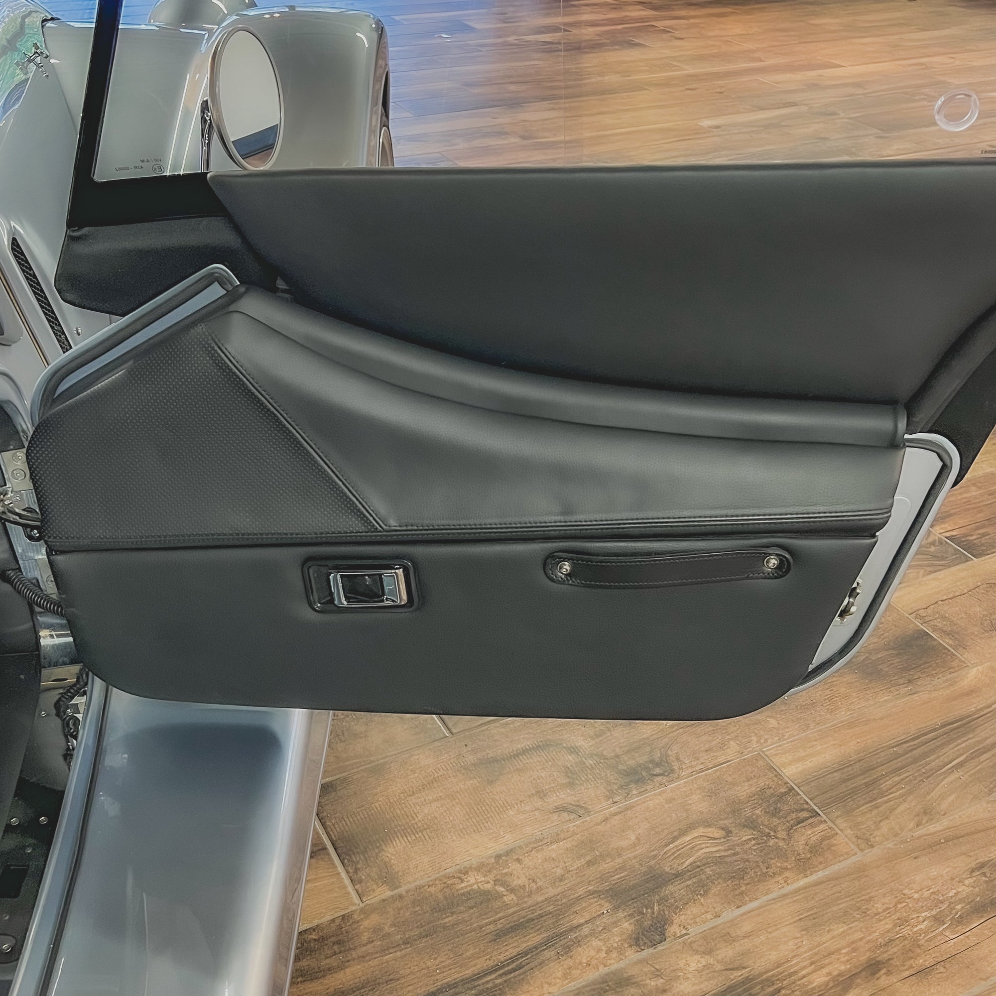 Morgan Plus SIX  3.0 Straight 6 Turbo -   Liquid Blue Chrome