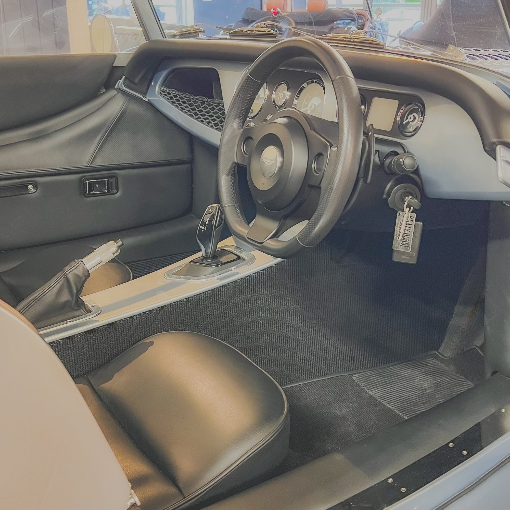 Morgan Plus SIX  3.0 Straight 6 Turbo -   Liquid Blue Chrome