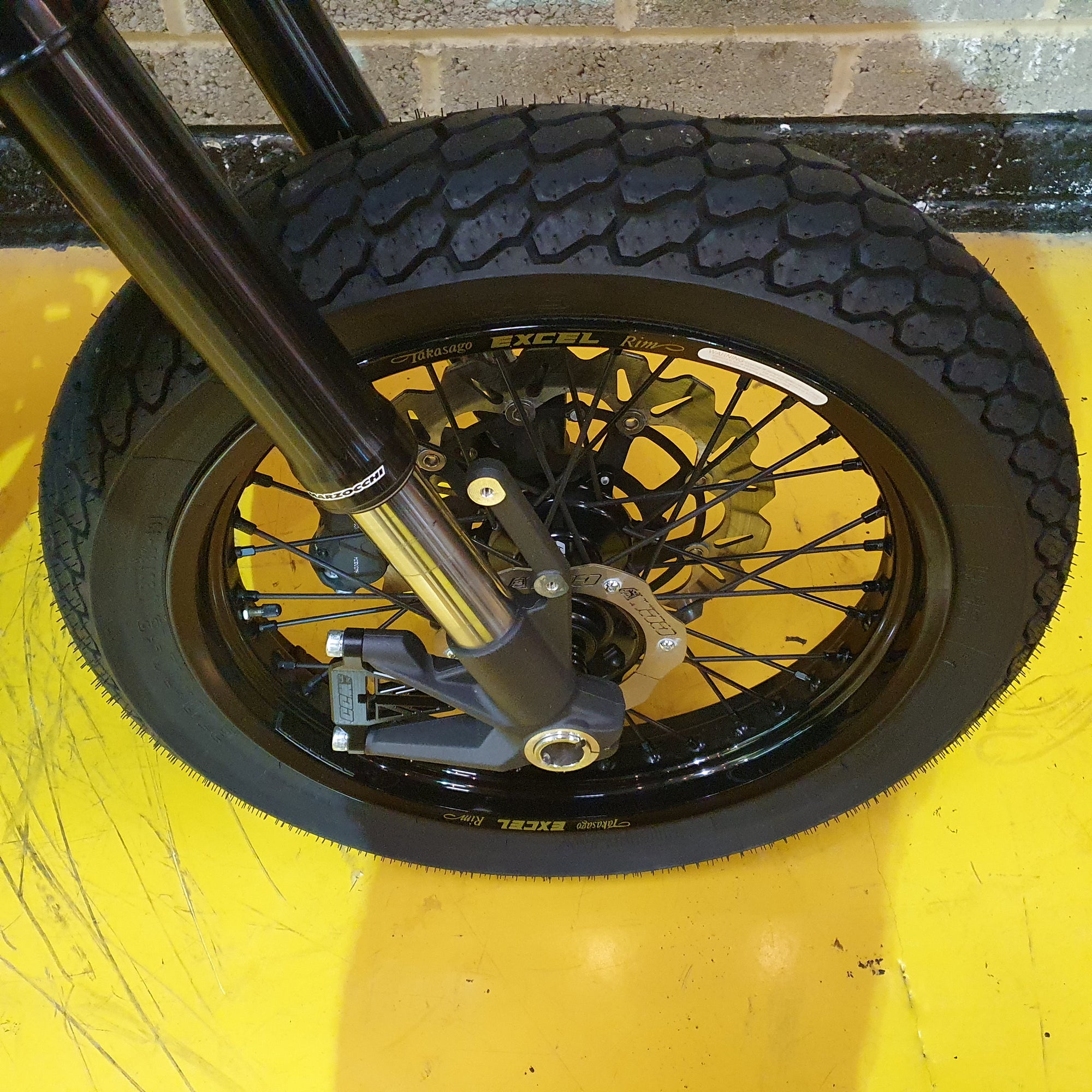 CCM Spitfire Street Tracker - Yellow/Black