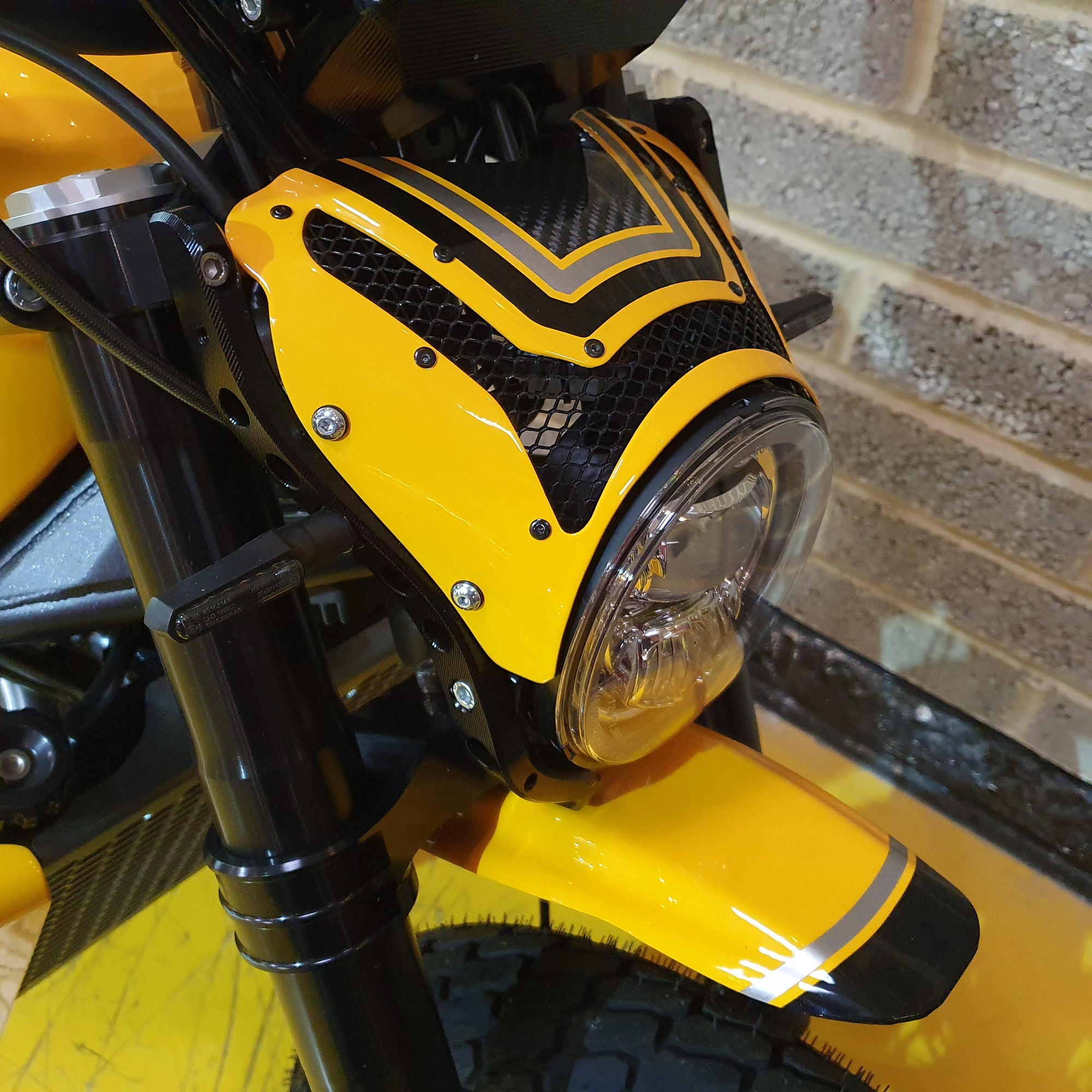 CCM Spitfire Street Tracker - Yellow/Black