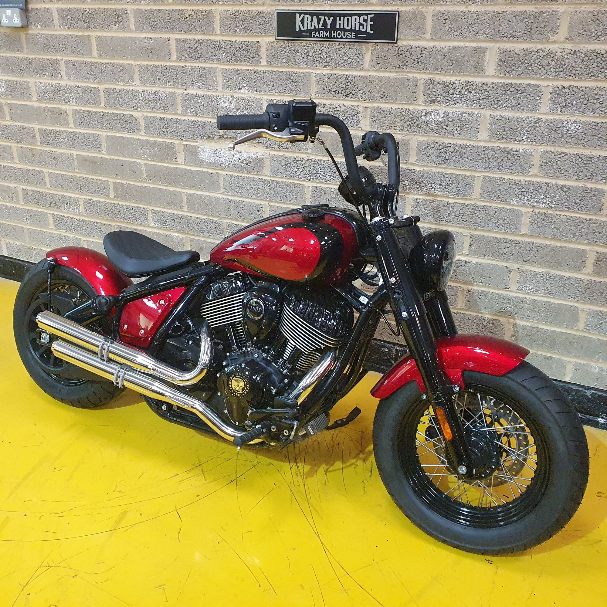 Indian Chief Bobber Dark Horse - Custom Candy Red