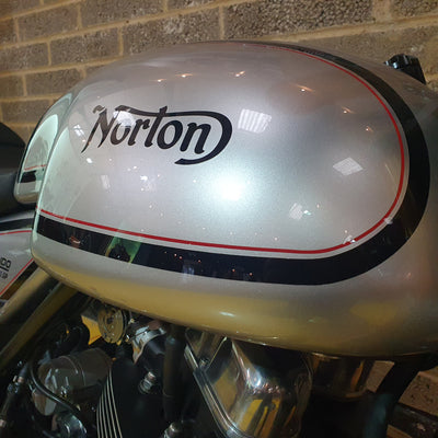 Norton Commando 961 Sport - Manx Silver