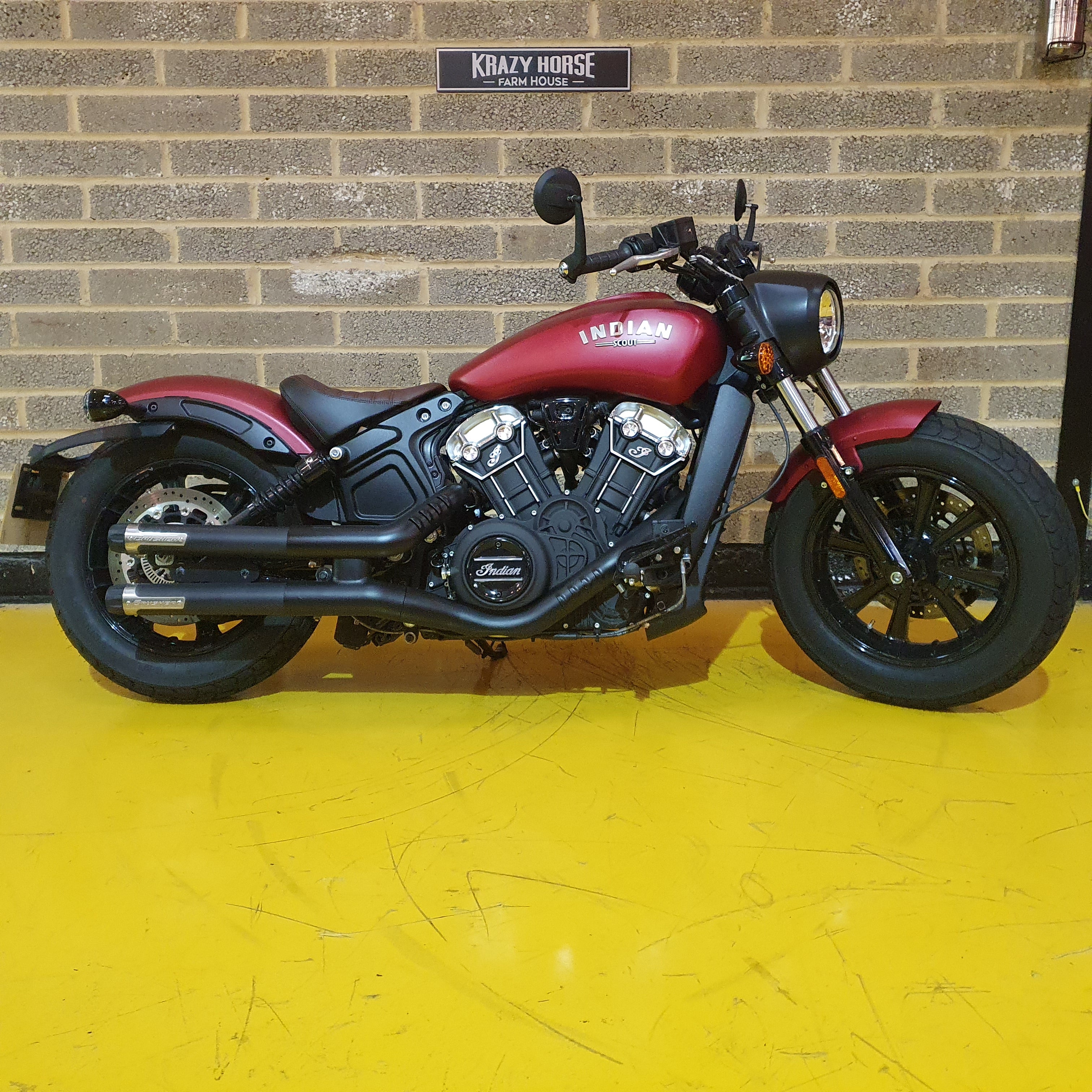 Indian Scout Bobber - Ruby Smoke - PreLoved - Krazy Horse