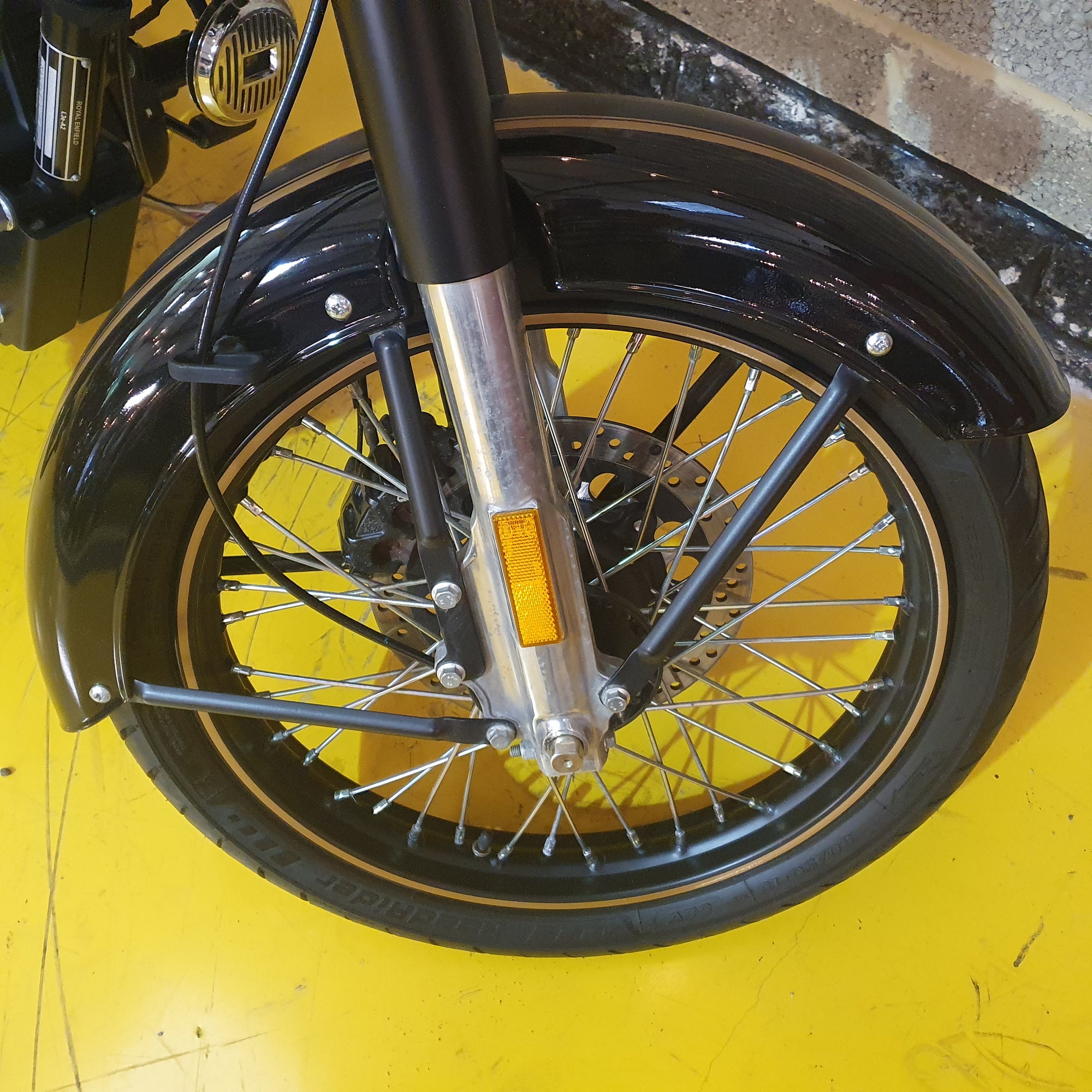 Royal Enfield Bullet Classic - Tribute Black - PreLoved