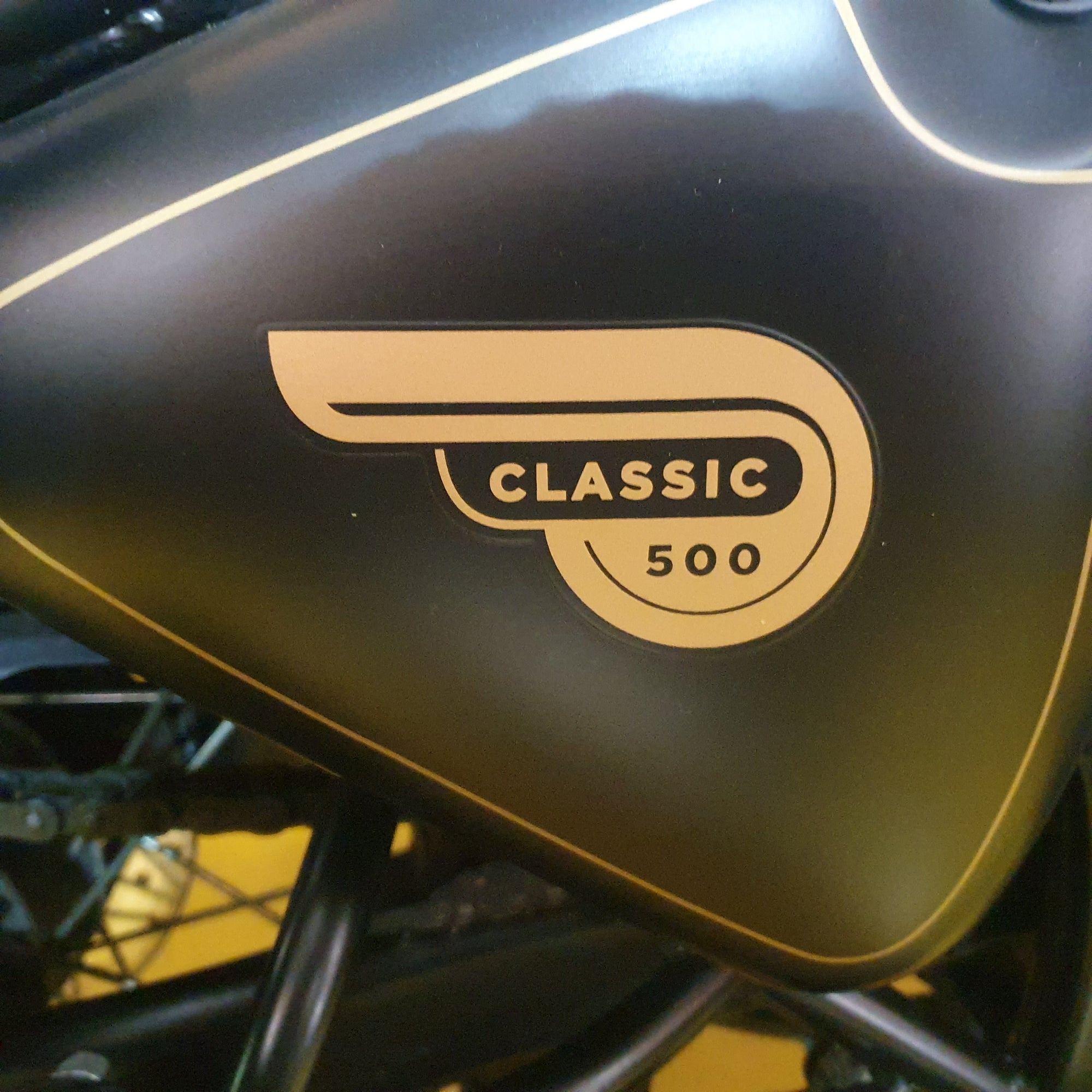 Royal Enfield Bullet Classic - Tribute Black - PreLoved