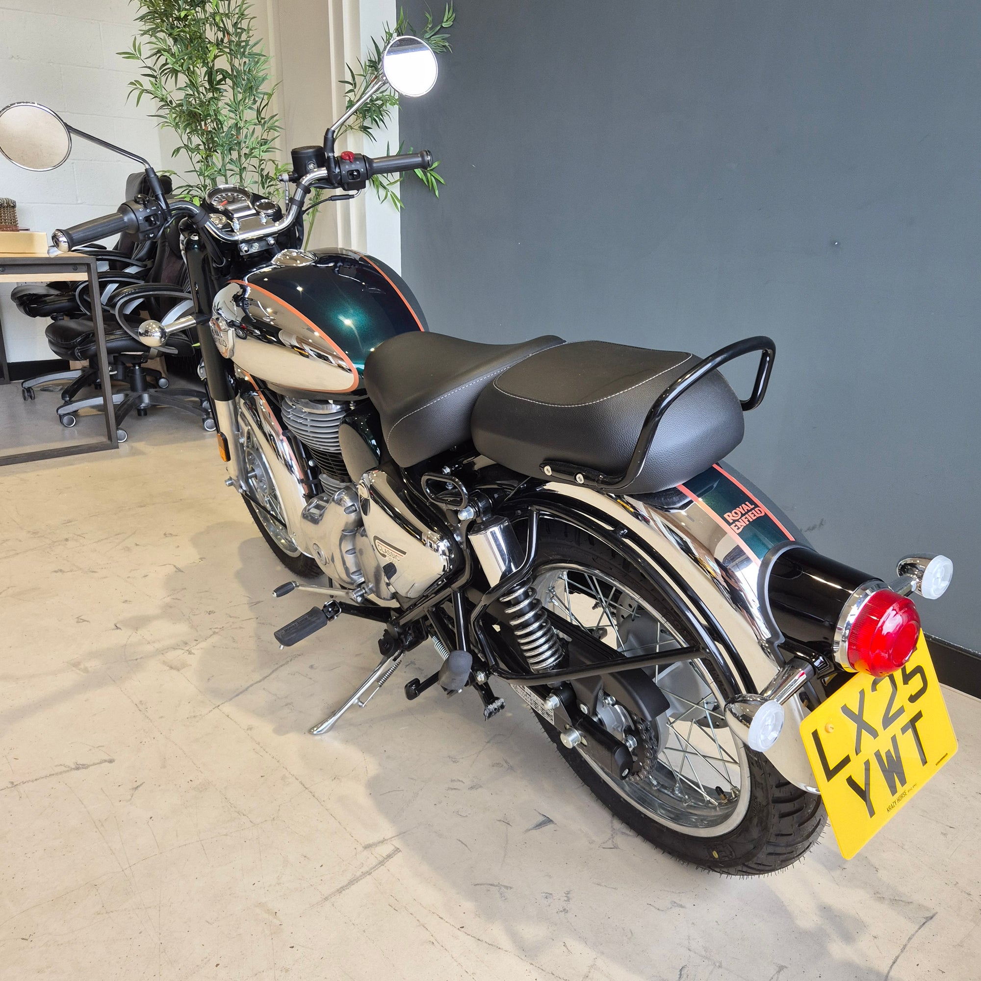 Royal Enfield Classic 350 - Emerald Green - PreLoved