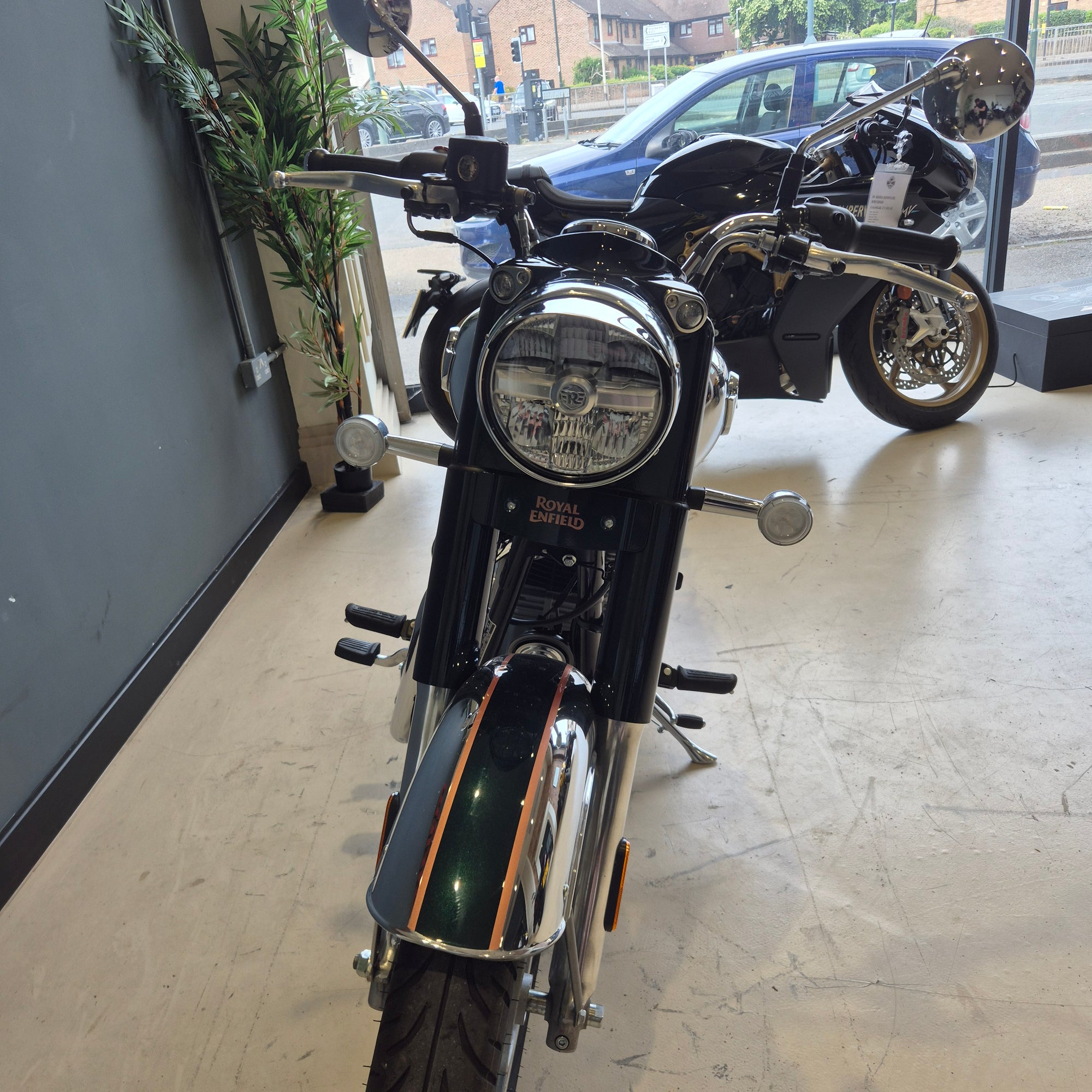 Royal Enfield Classic 350 - Emerald Green - PreLoved