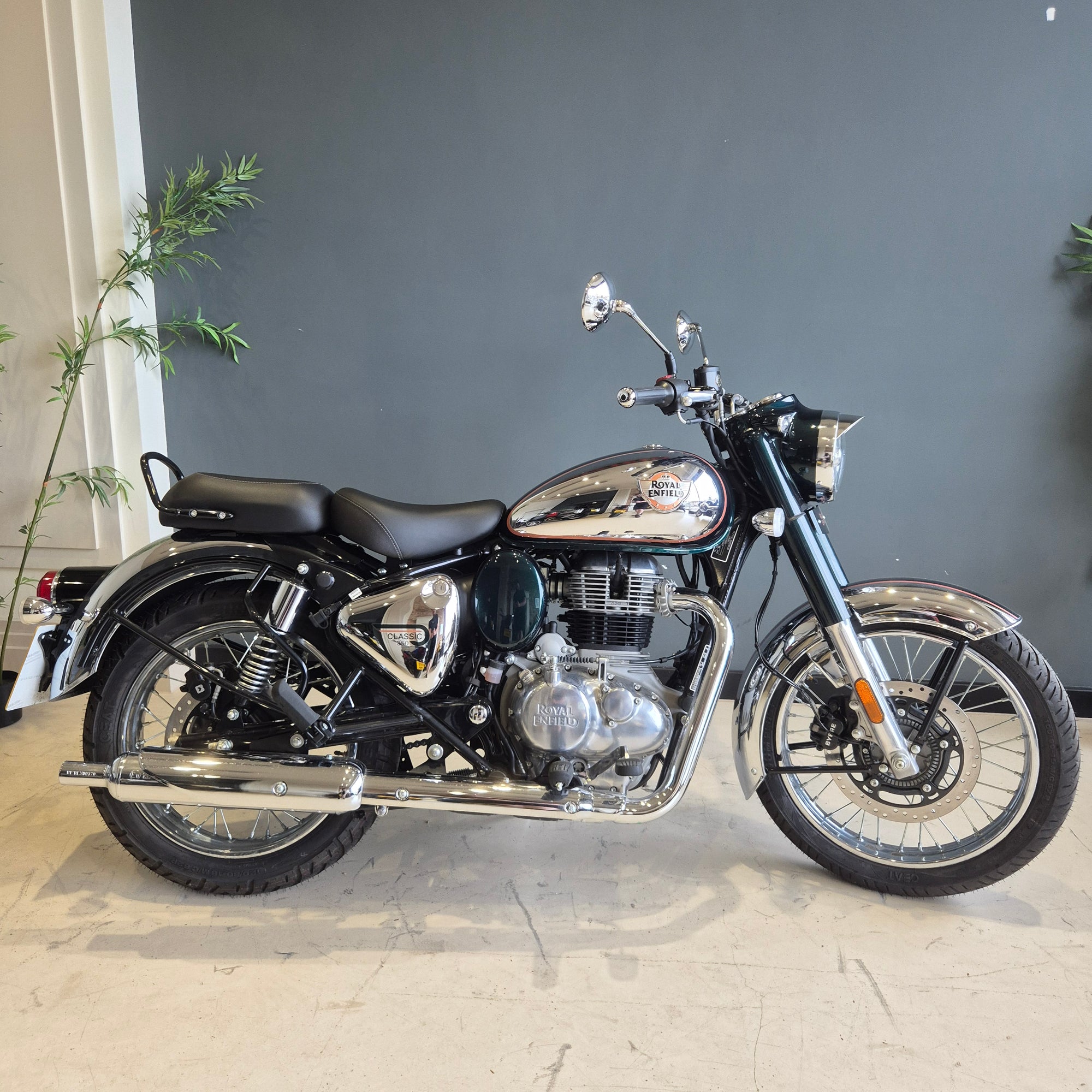 Royal Enfield Classic 350 - Emerald Green - PreLoved