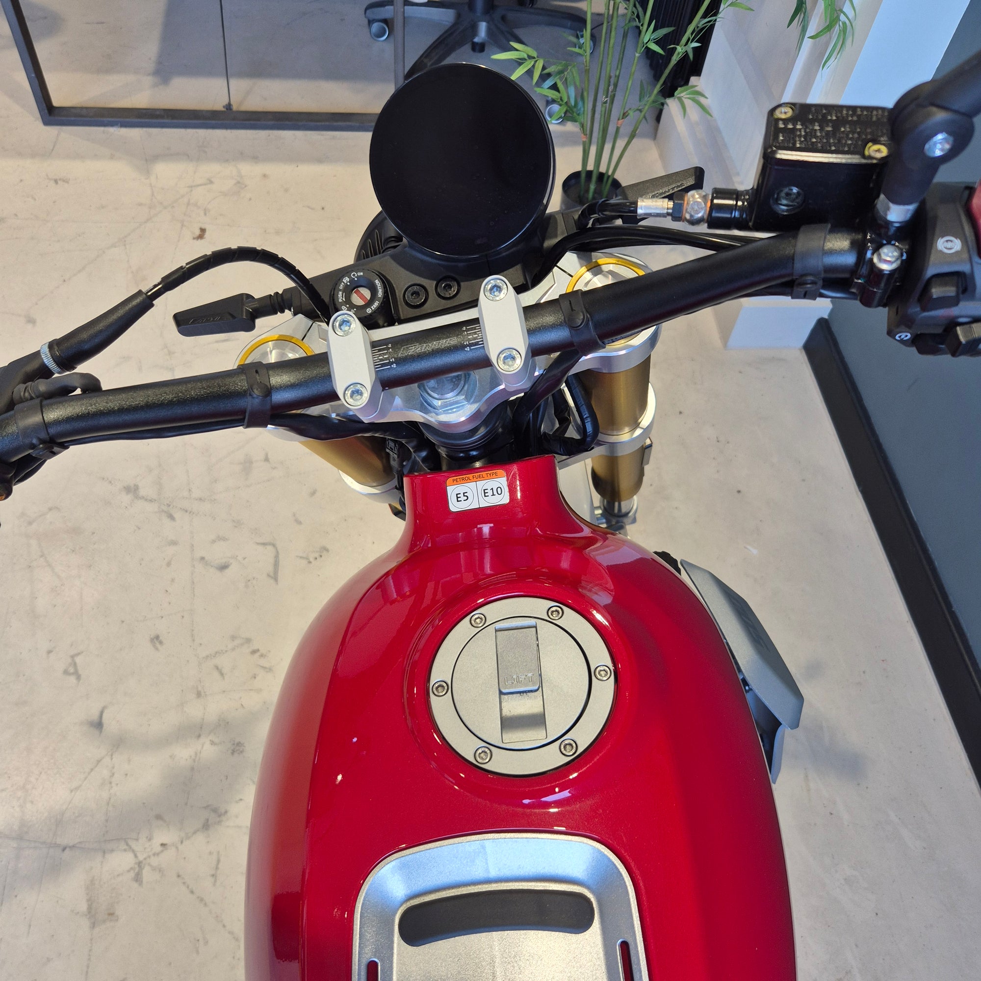 Fantic Caballero 500 Scrambler - Red - PreLoved