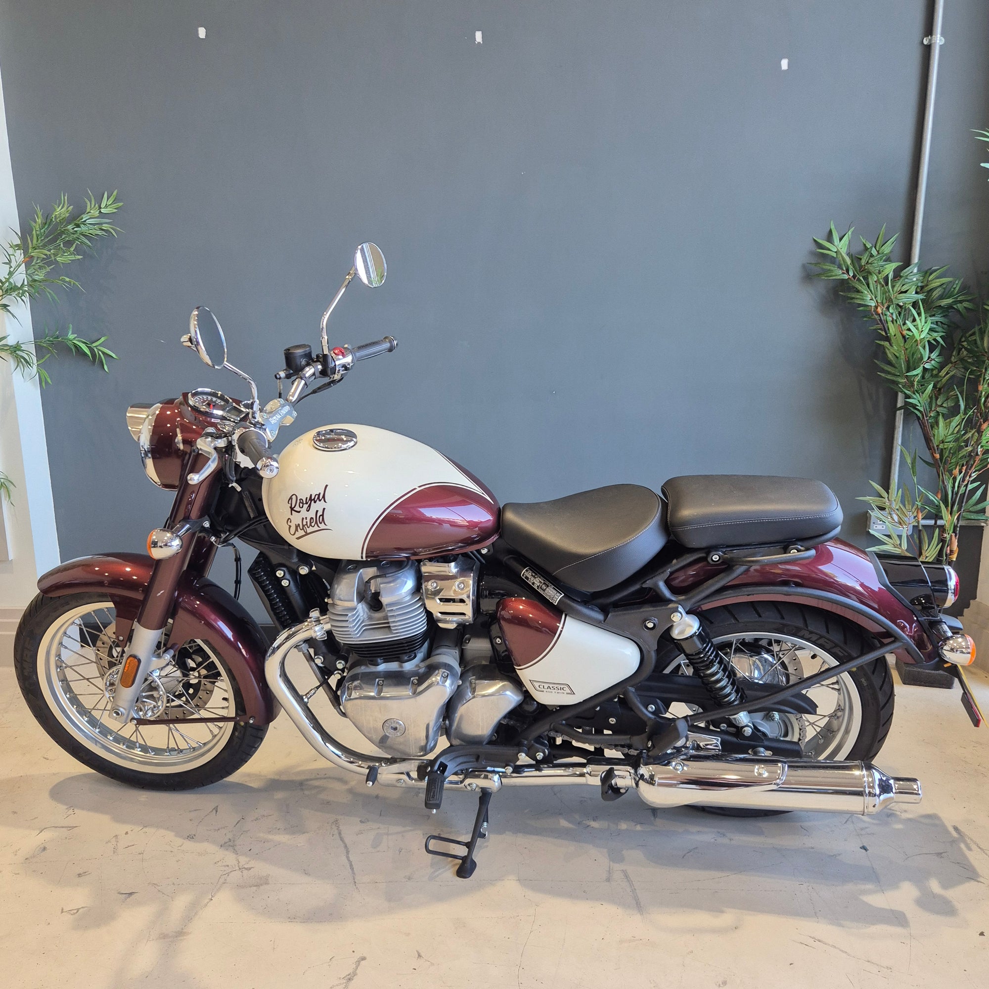 Royal Enfield Classic 650 - Vallam Red - PreLoved