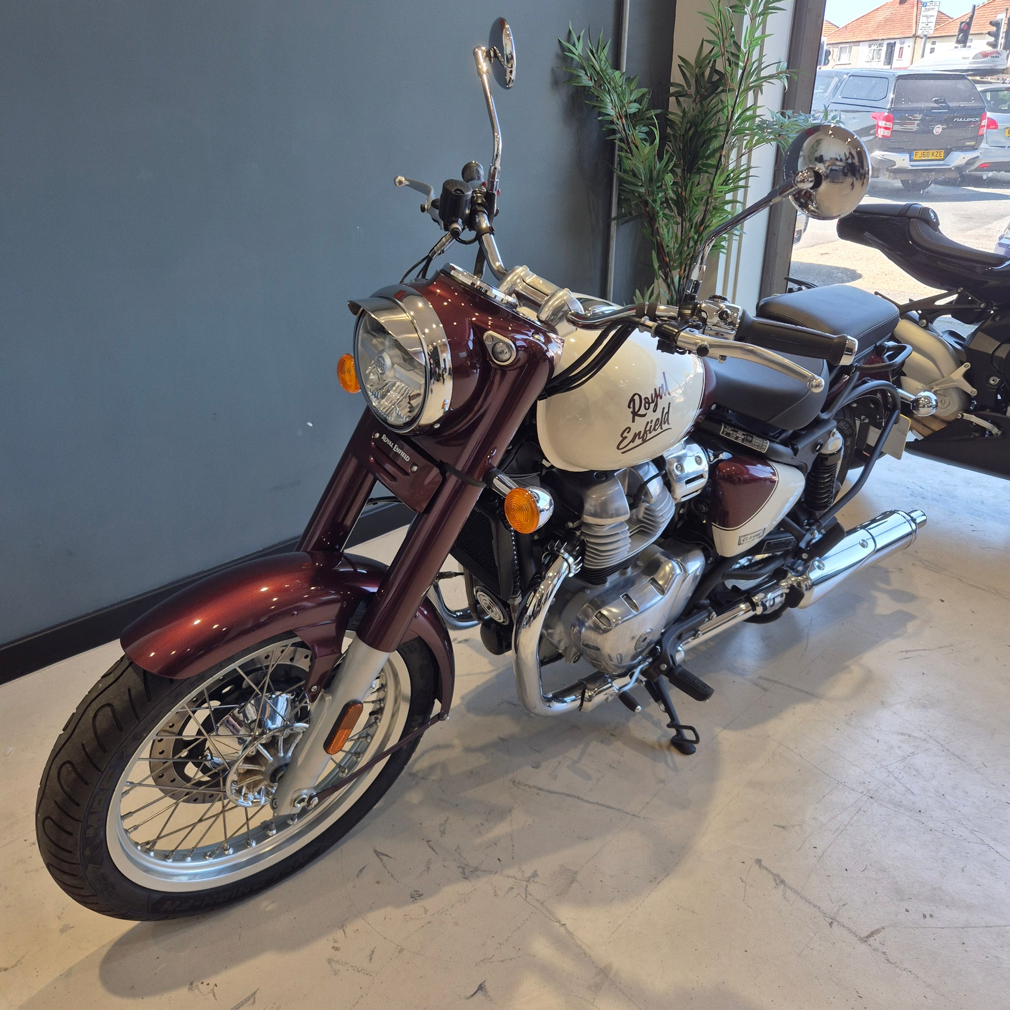 Royal Enfield Classic 650 - Vallam Red - PreLoved