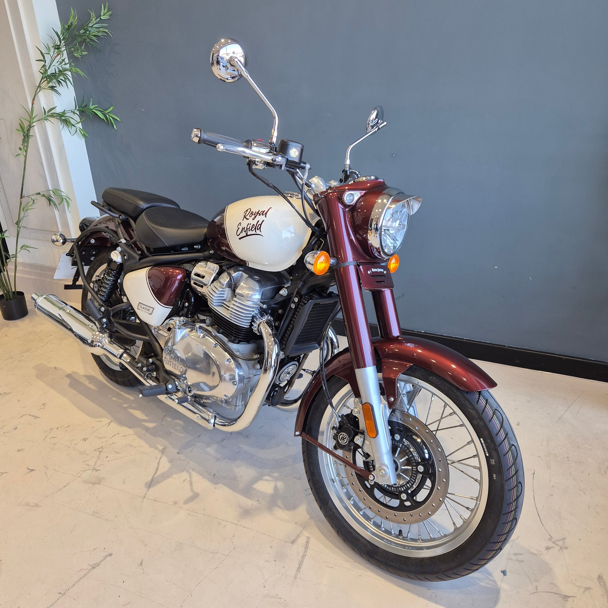Royal Enfield Classic 650 - Vallam Red - PreLoved