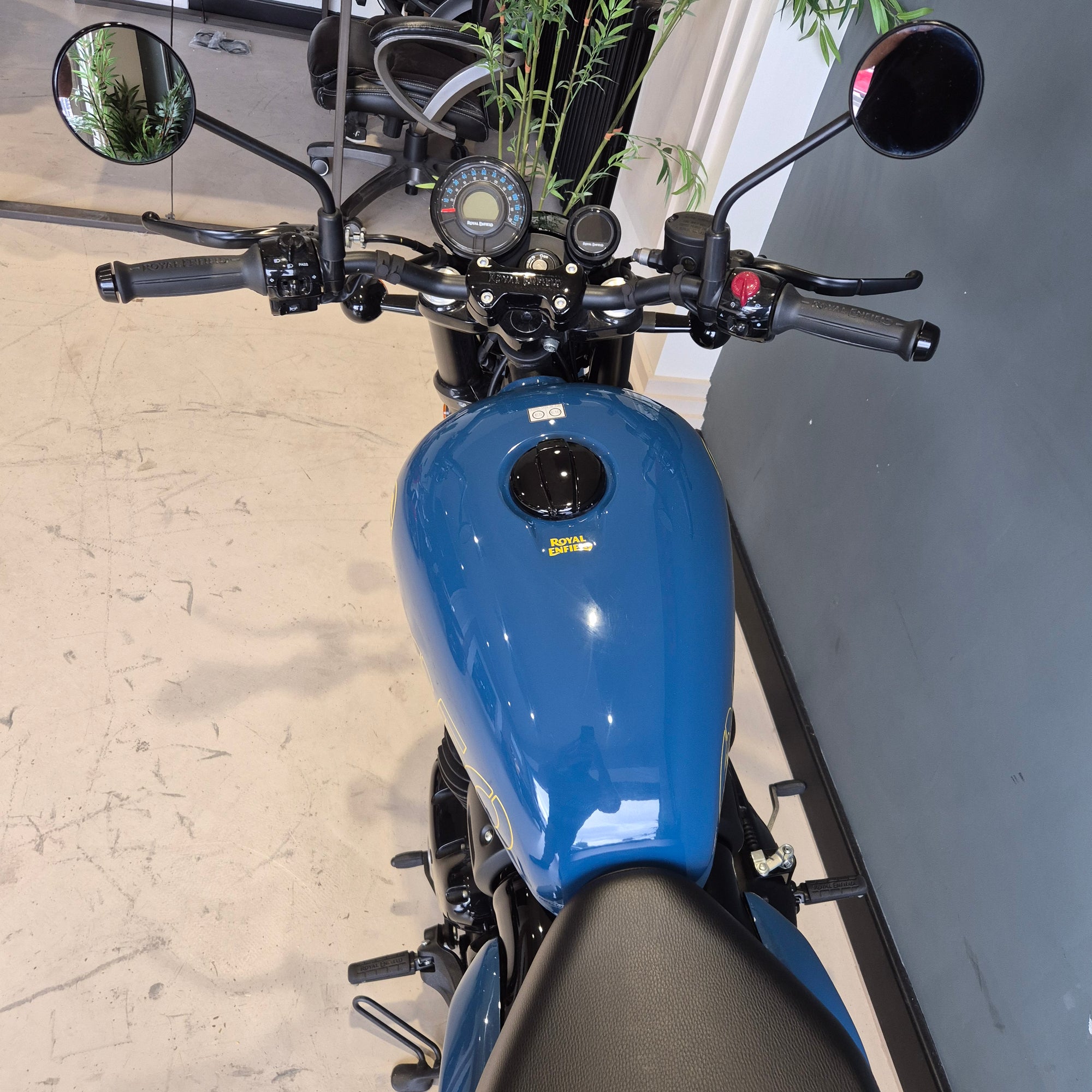 Royal Enfield Shotgun 650 - Plasma Blue - PreLoved