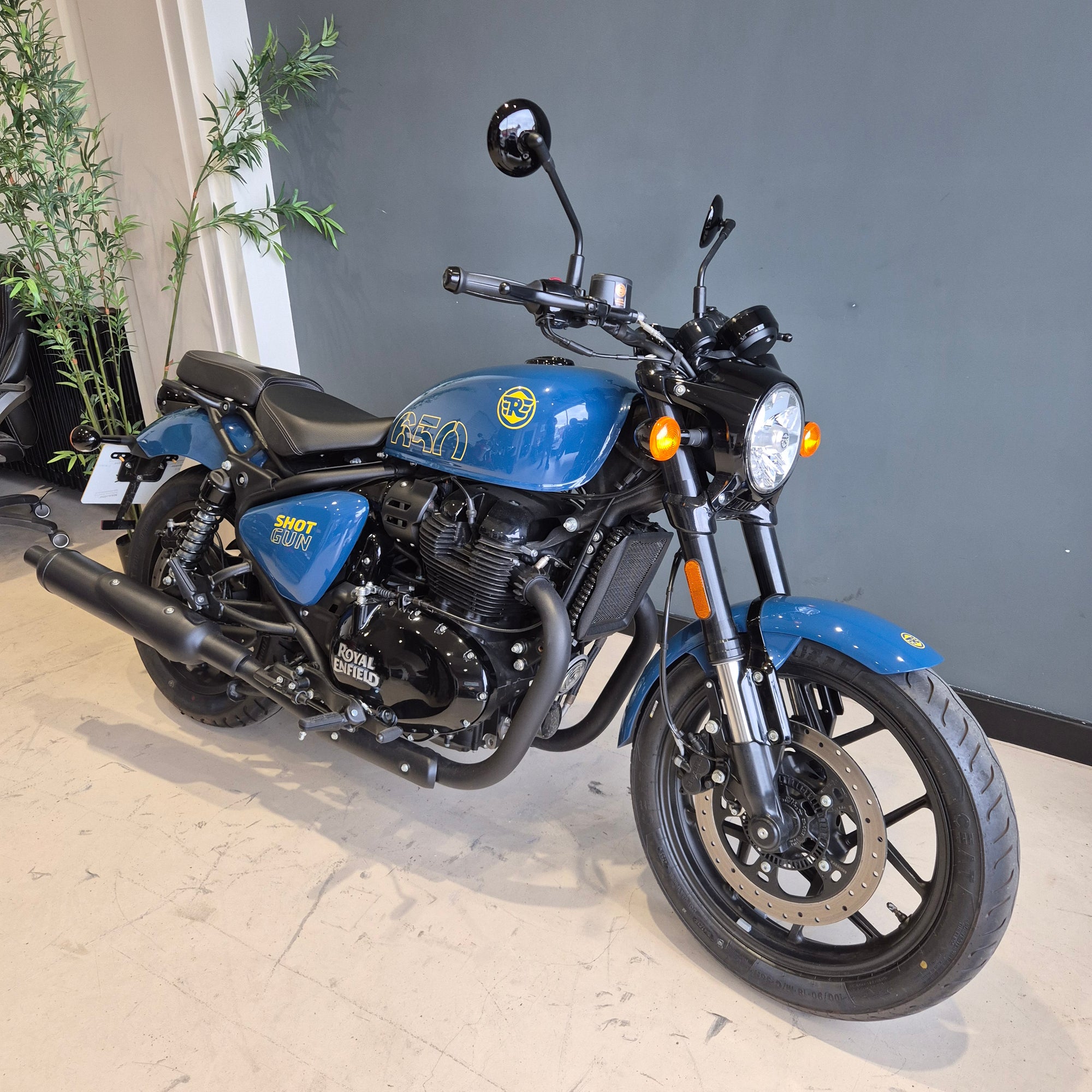 Royal Enfield Shotgun 650 - Plasma Blue - PreLoved