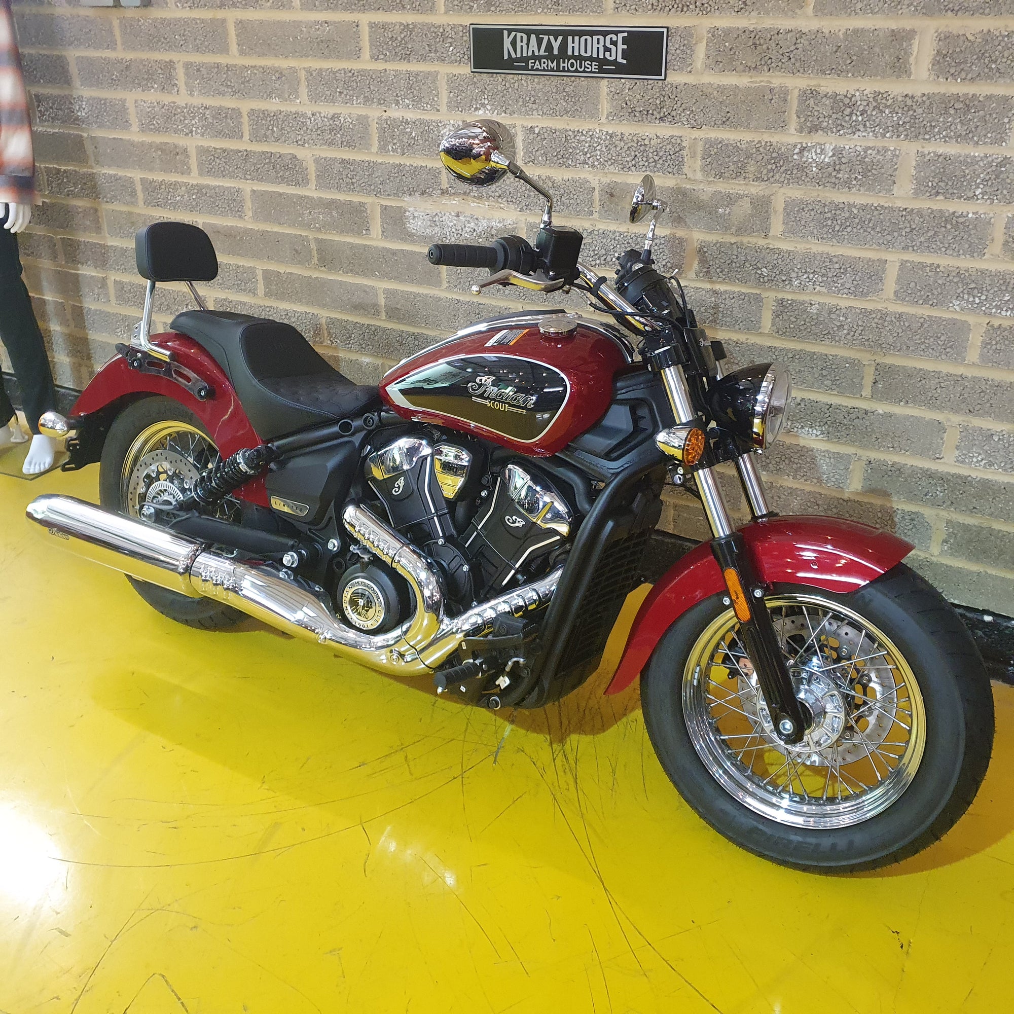 2025 Scout Classic Limited +Tech - Sunset Red Metallic