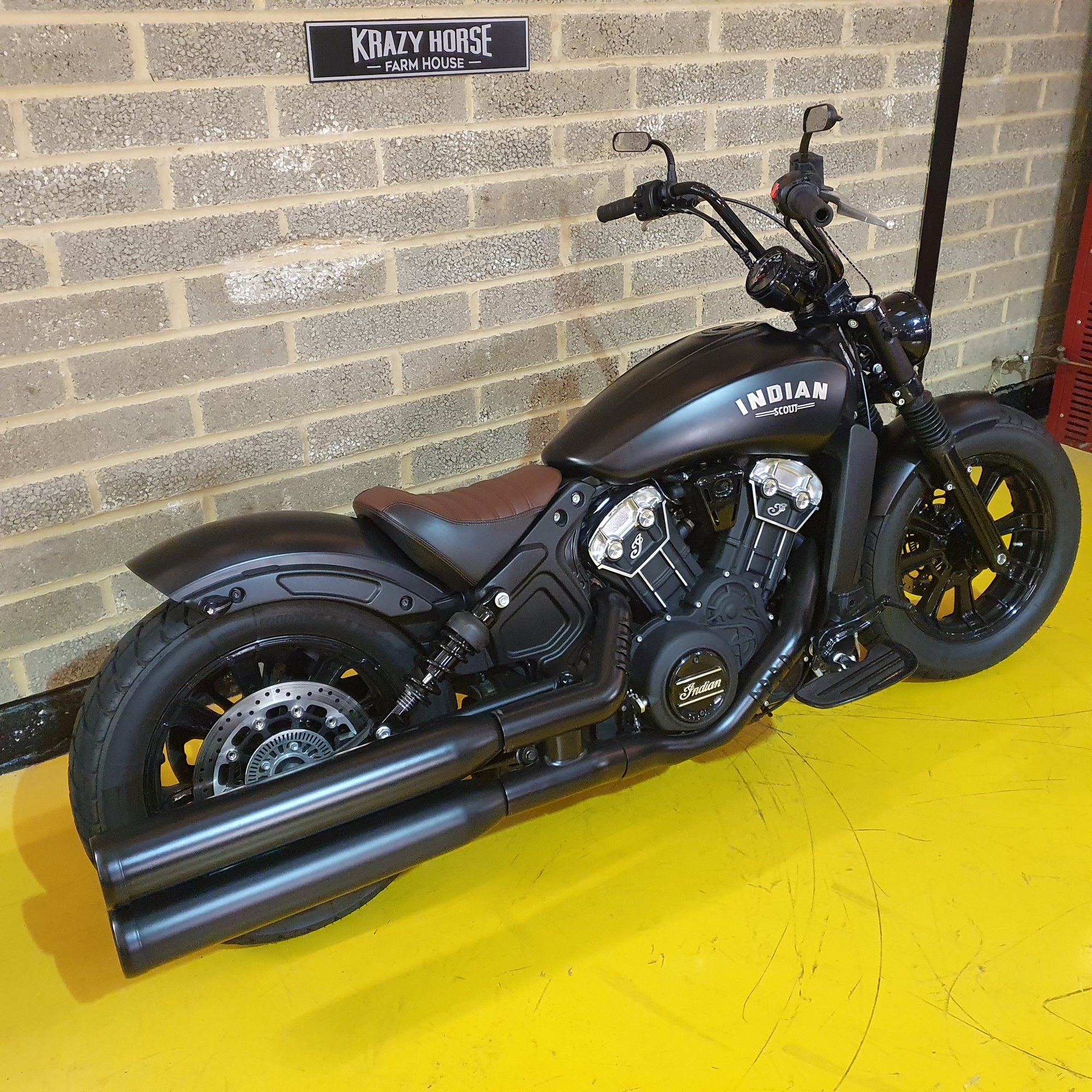Indian Scout Bobber - Black Smoke - PreLoved