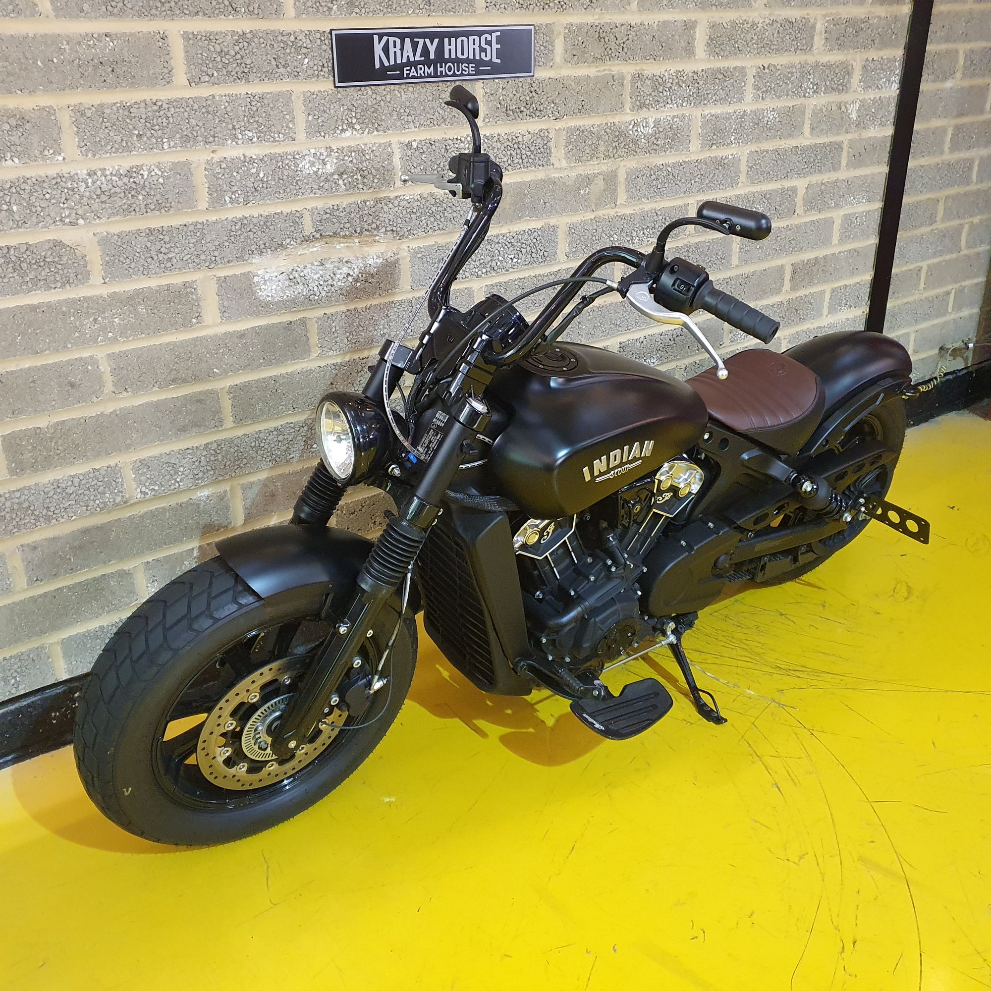 Indian Scout Bobber - Black Smoke - PreLoved