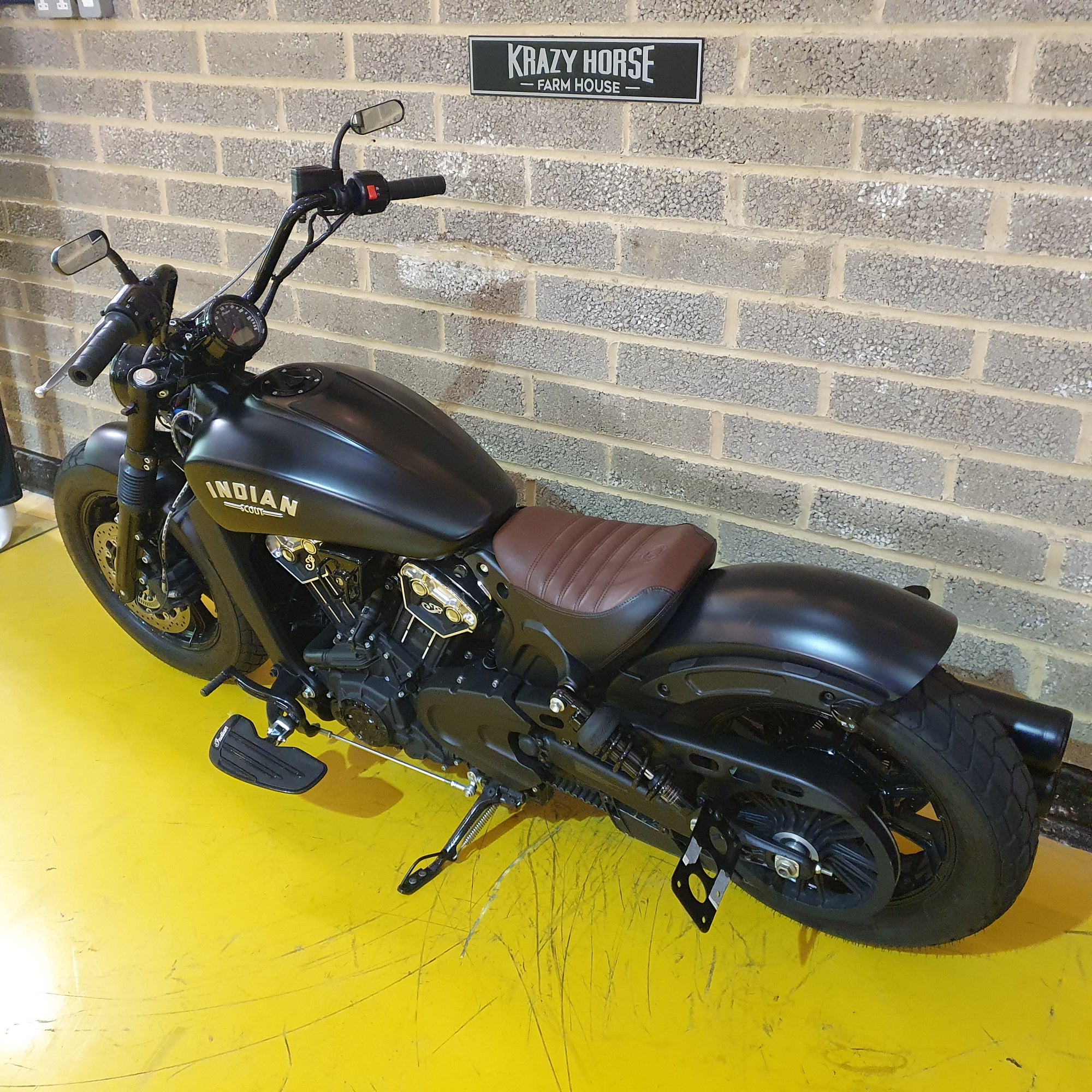 Indian Scout Bobber - Black Smoke - PreLoved