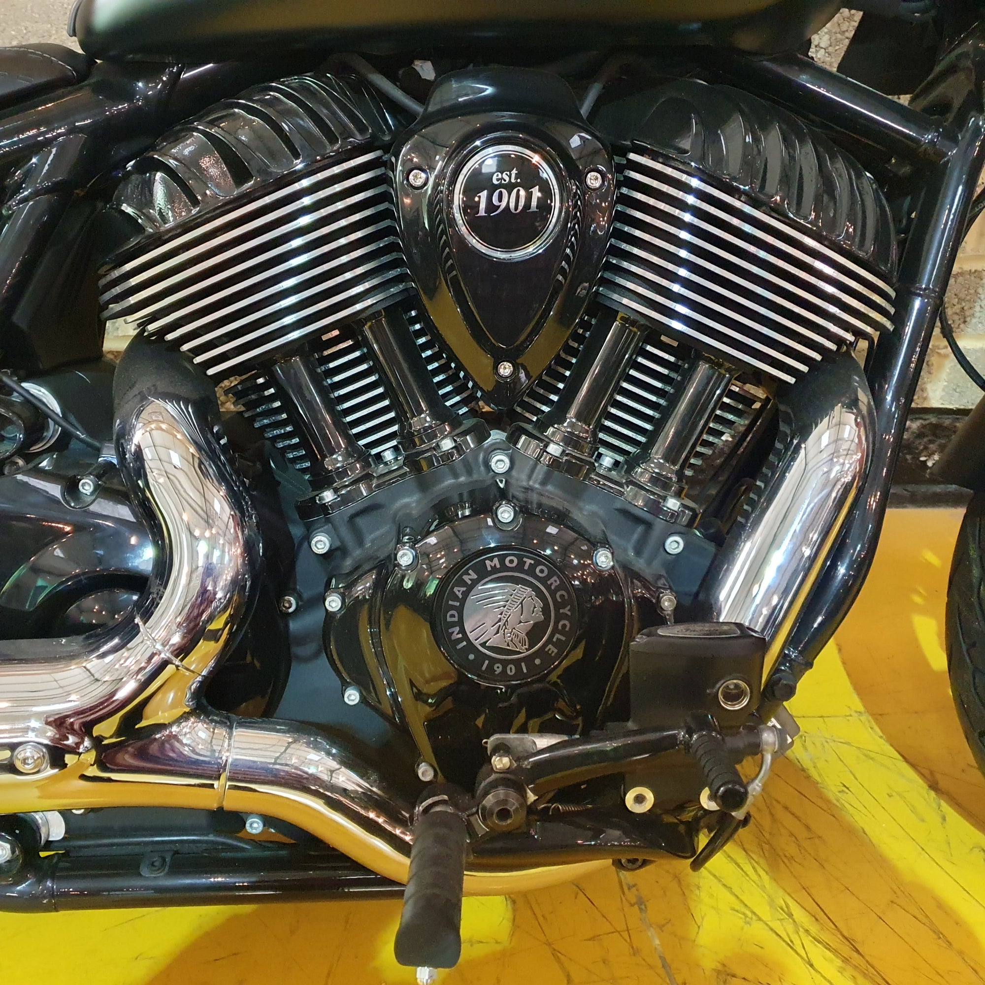 Indian Sport Chief - Black Smoke - PreLoved