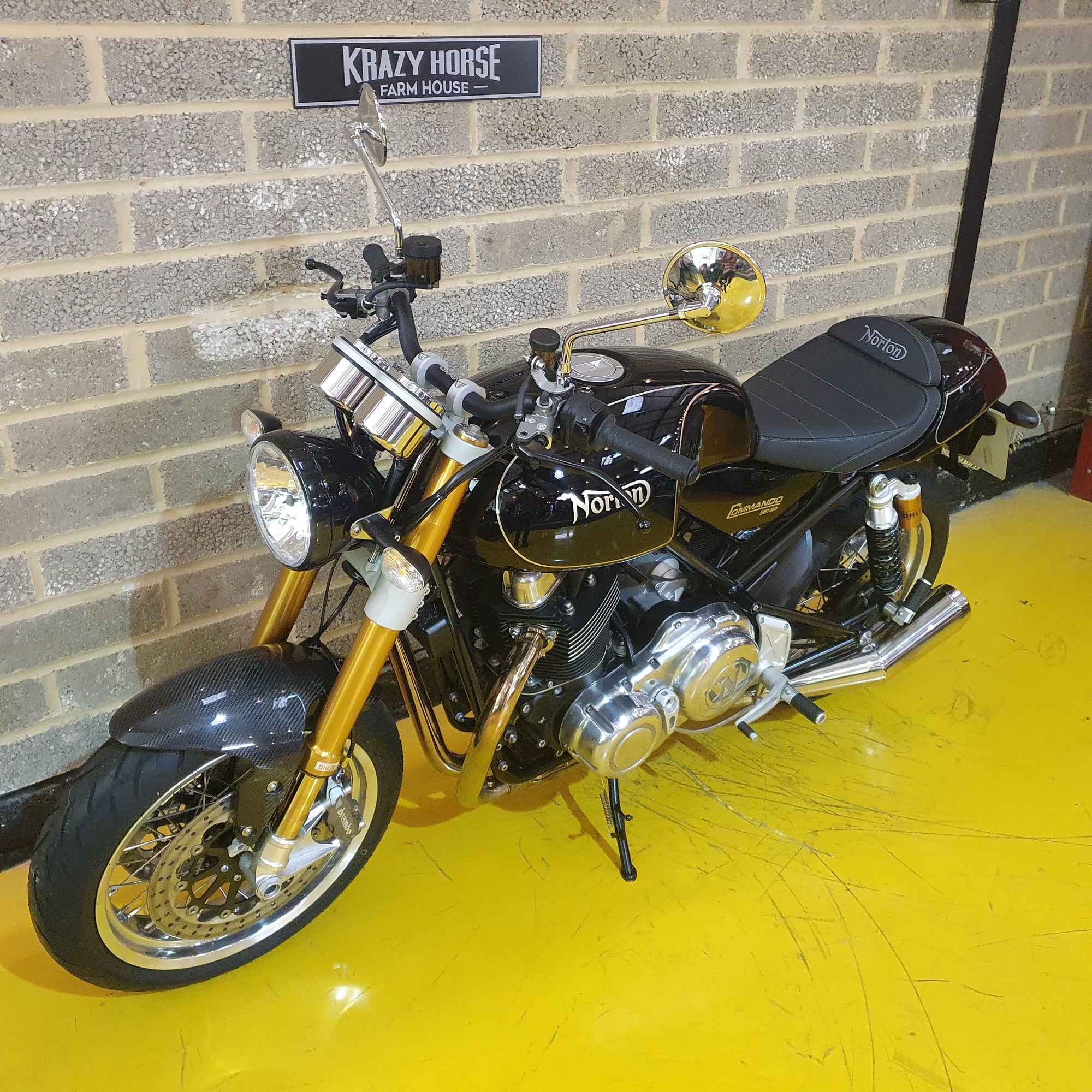 Norton Commando 961 Sport - Matrix Black - PreLoved