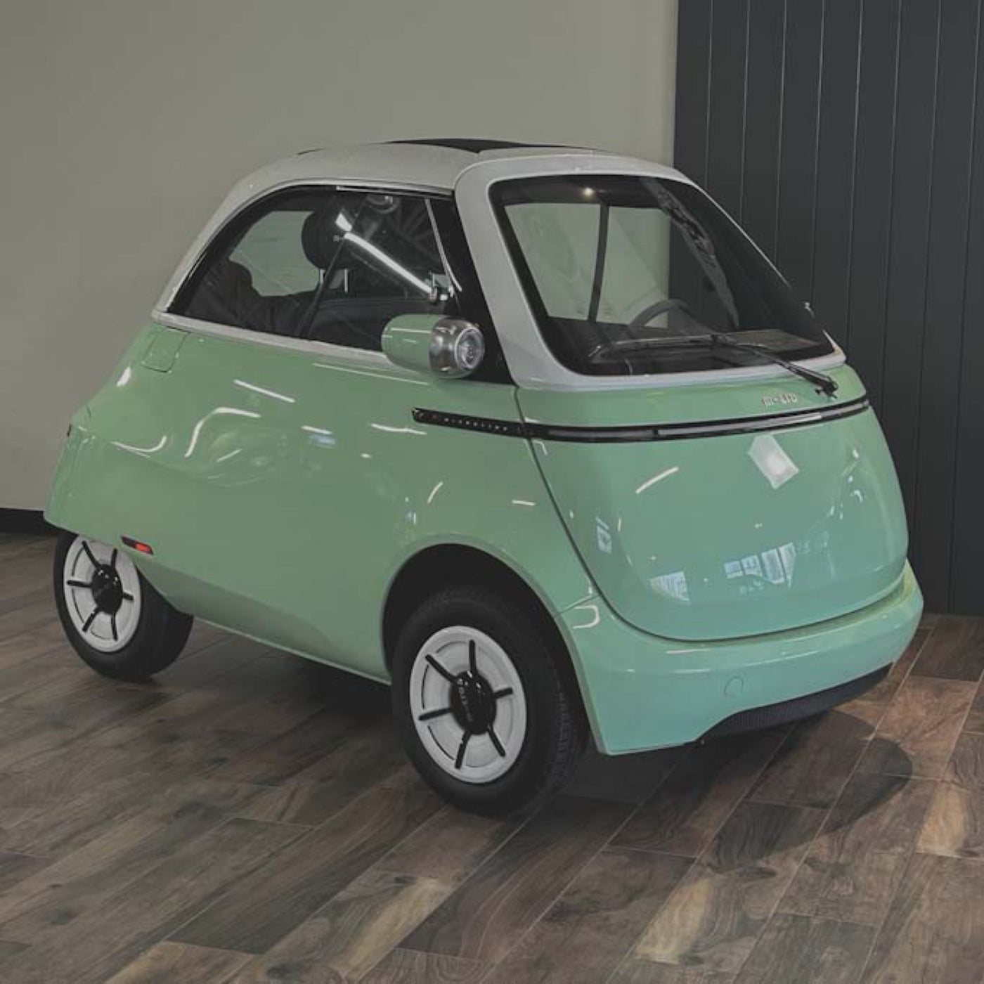 Microlino - Two Tone Paint option - Paris Mint and White