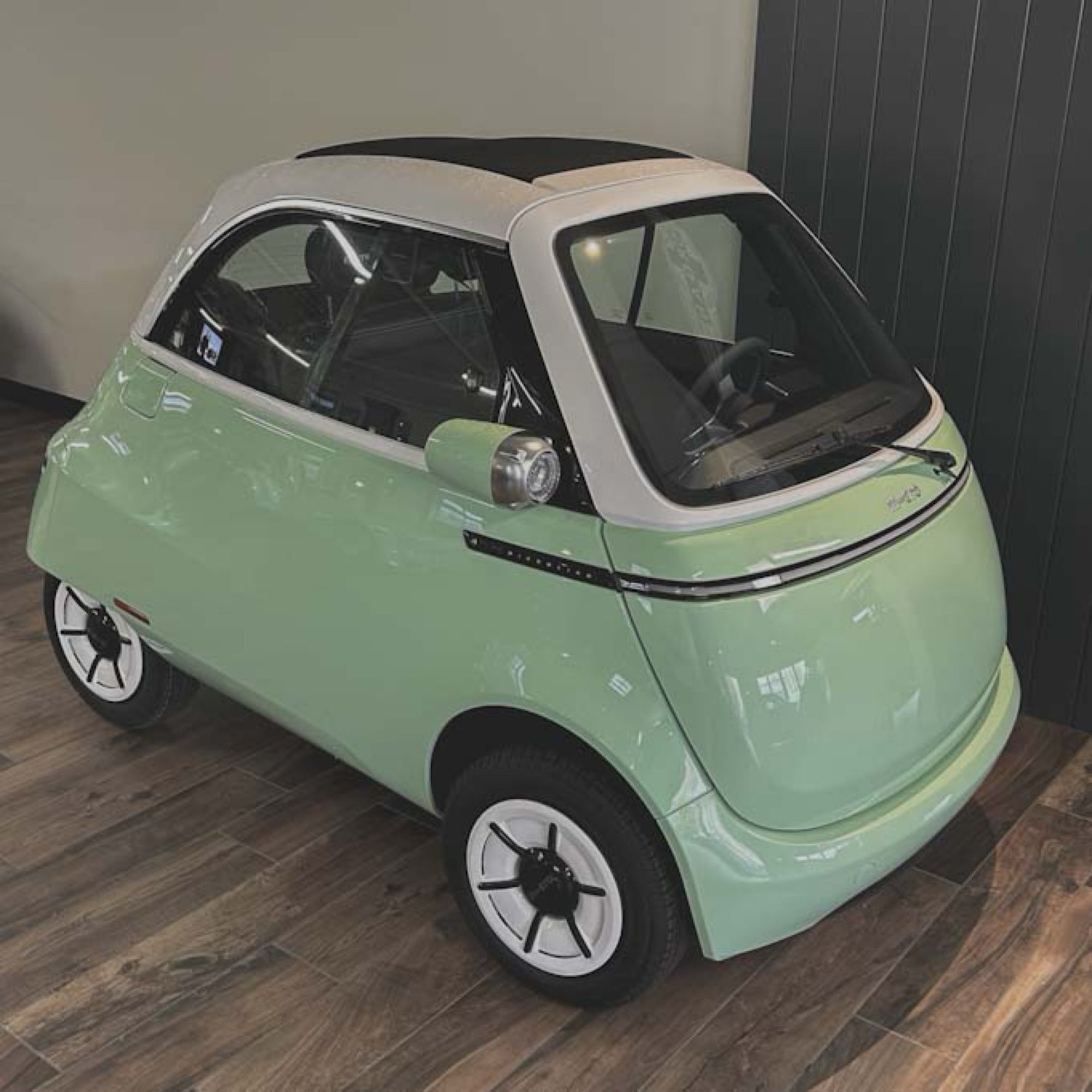 Microlino - Two Tone Paint option - Paris Mint and White