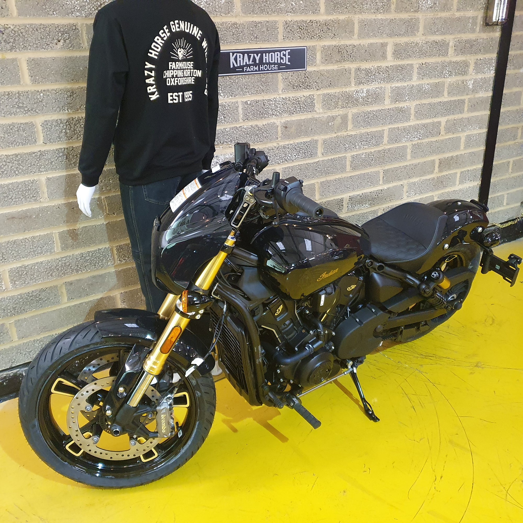 2026 Indian Scout 101 - Crystal Black with Super Graphite