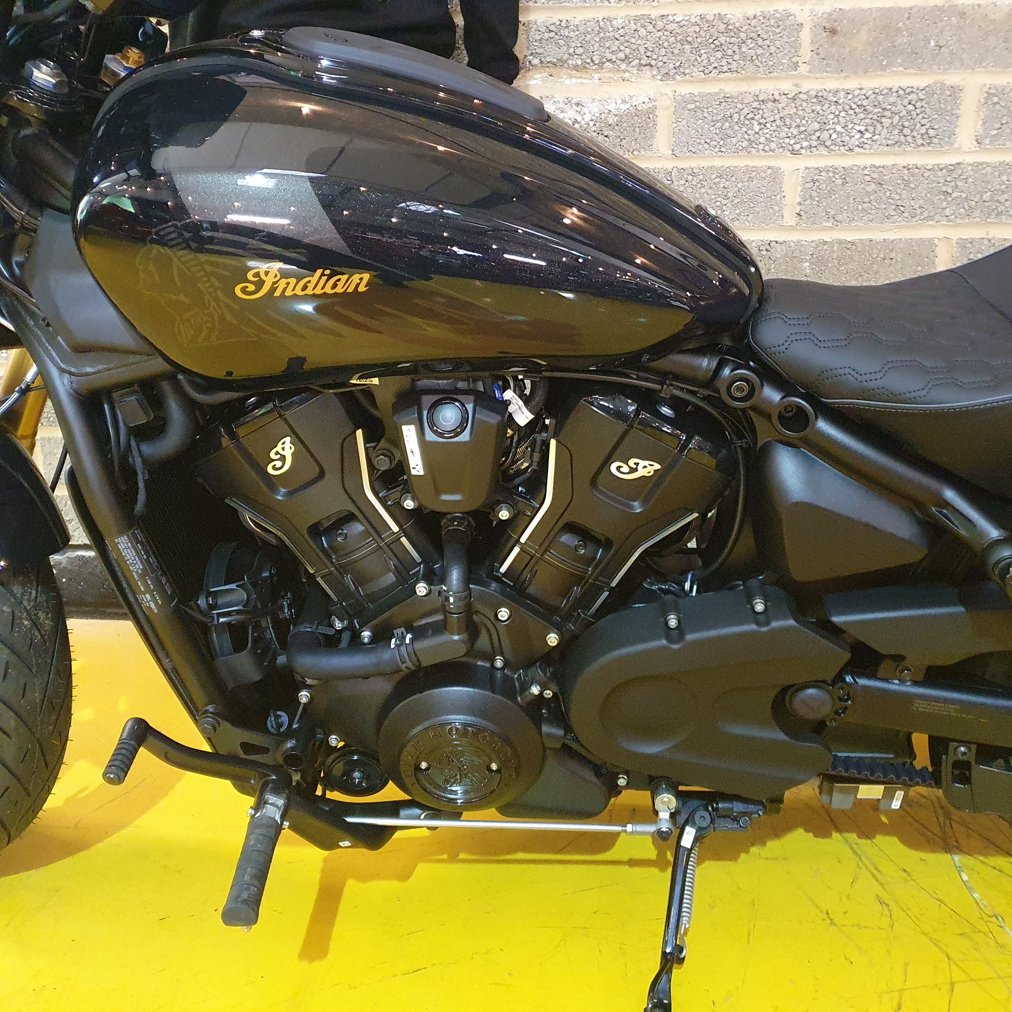 2026 Indian Scout 101 - Crystal Black with Super Graphite