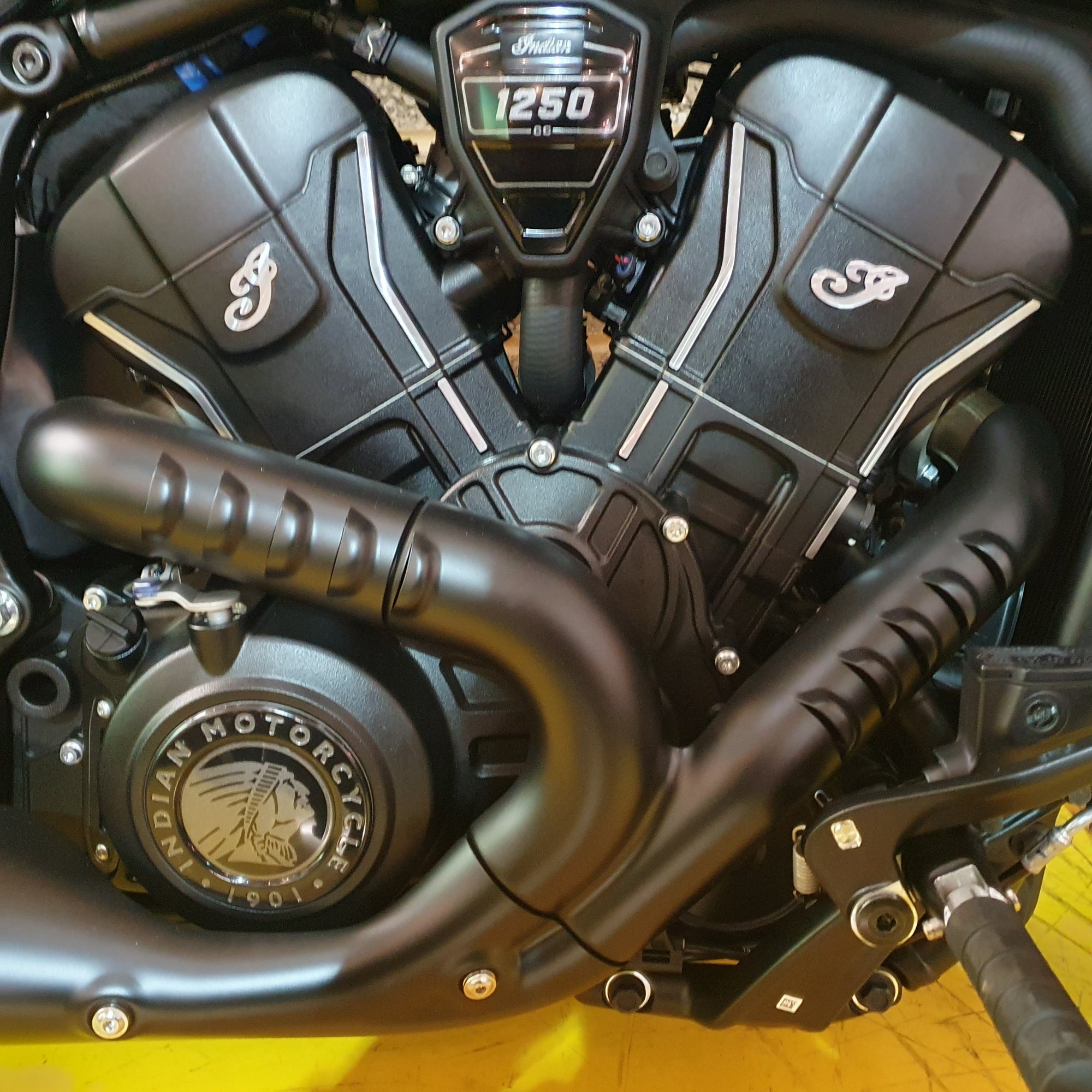 2025 Scout Bobber Limited +Tech - Nara Bronze Metallic