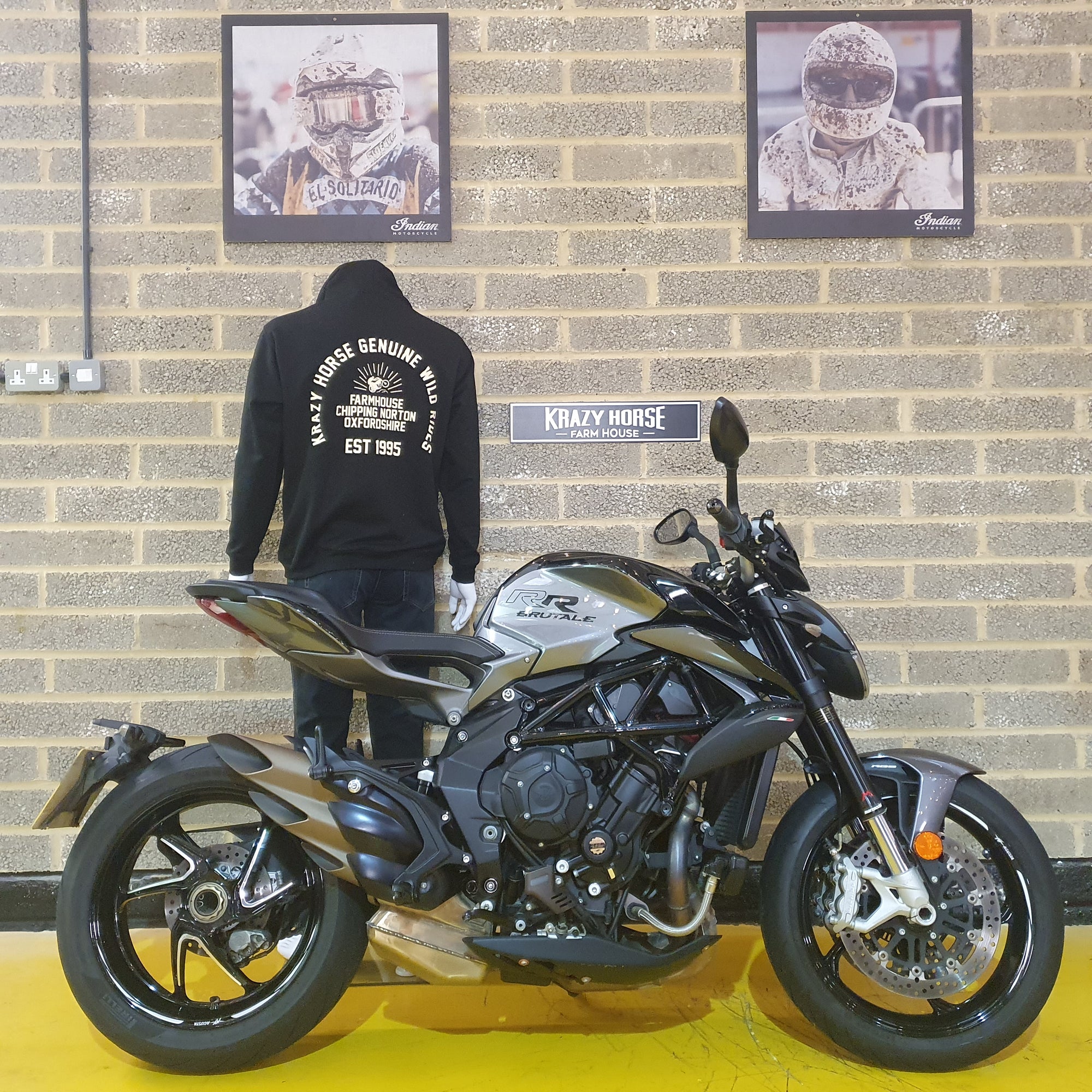 MV Agusta Brutale 800 RR - Carbon Black/Aviation Grey -  PreLoved