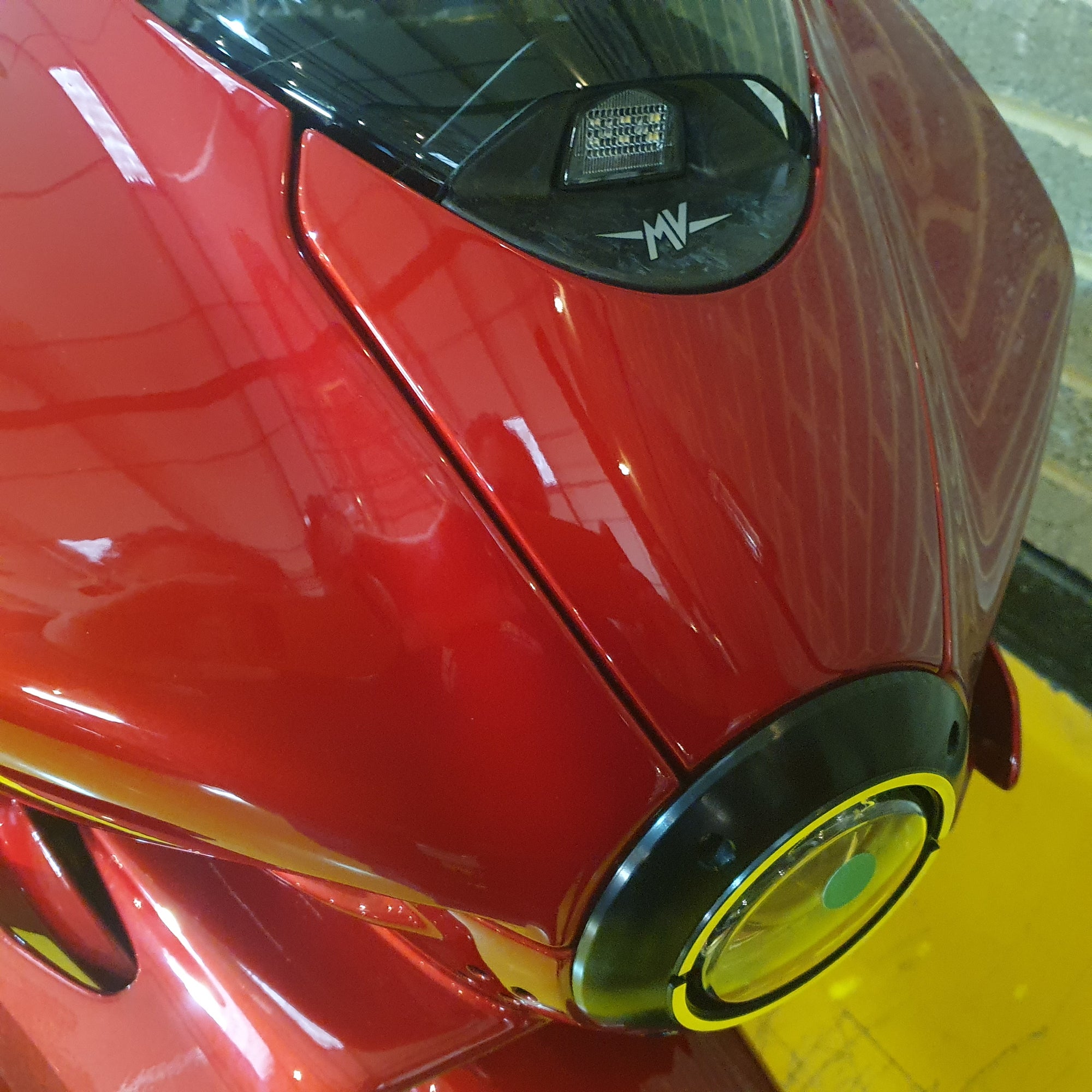 MV SUPERVELOCE 1000 SERIE ORO (132#500) - PEARL SHOCK RED