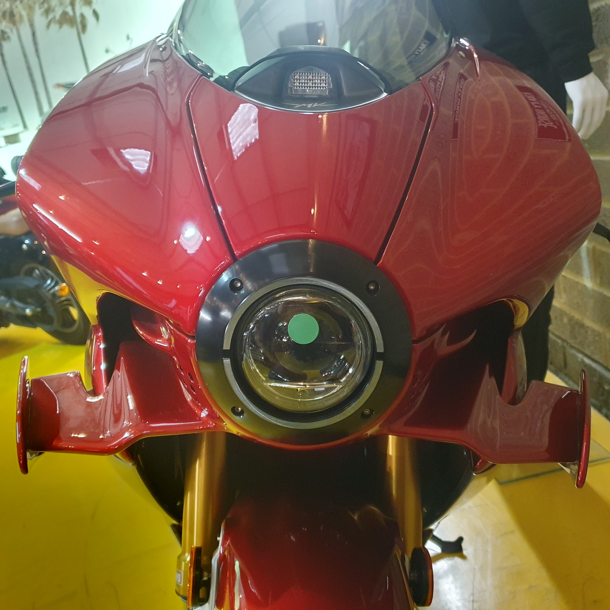 MV SUPERVELOCE 1000 SERIE ORO (132#500) - PEARL SHOCK RED