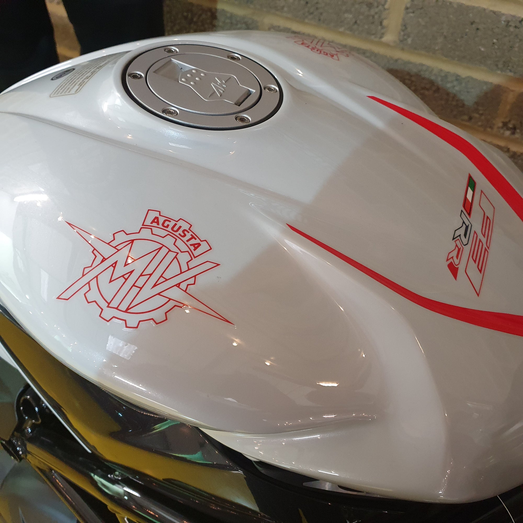 MV Agusta F3 RR - Surreal White & Mamba Red