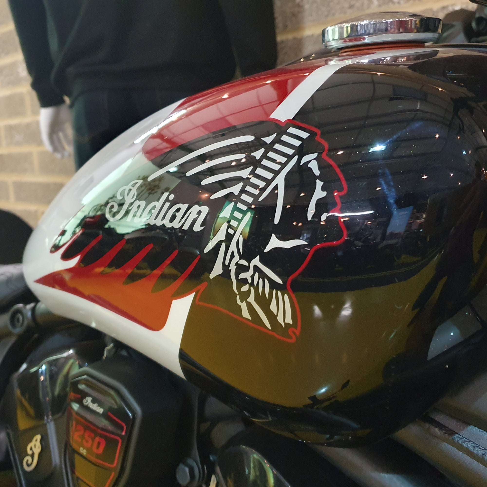 2025 Scout 101 - Ghost White Metallic - Preloved