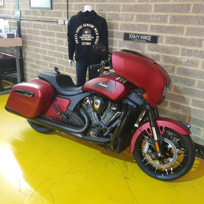 Indian Chieftain Dark Horse Power Plus 112 - Sunset Red Smoke