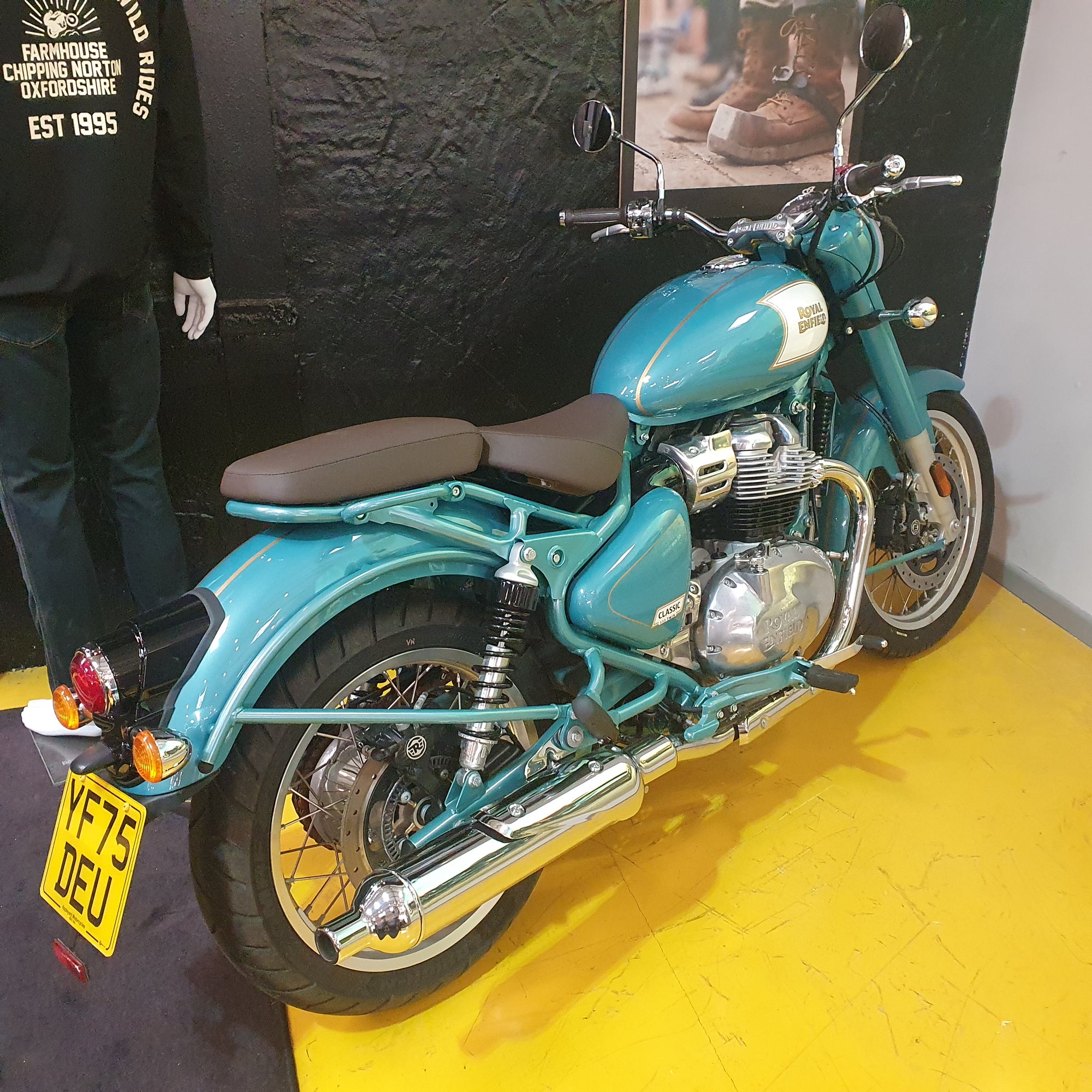 Royal Enfield 650 Classic - Teal Metallic - PreLoved