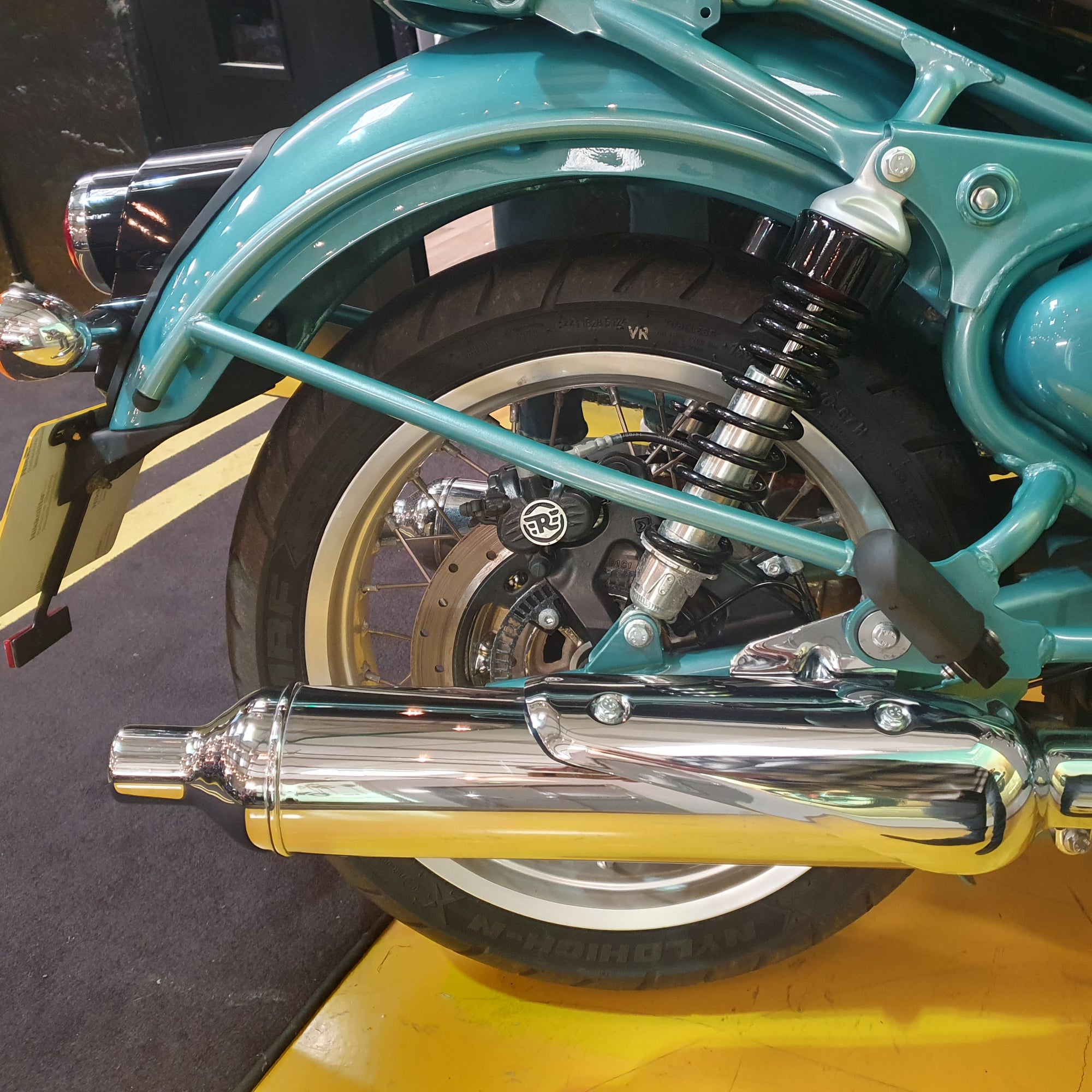 Royal Enfield 650 Classic - Teal Metallic - PreLoved