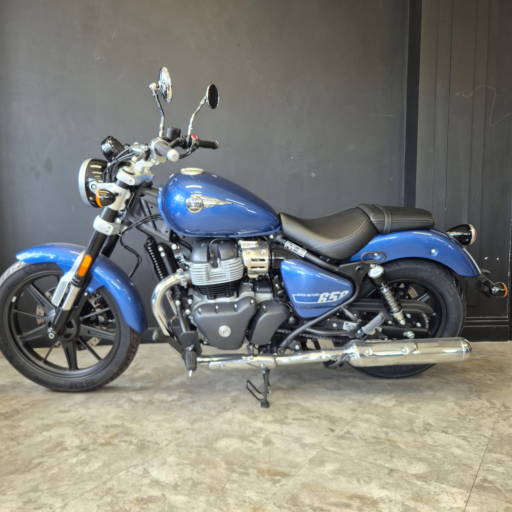 Royal Enfield Super Meteor 650 -  Astral Blue - A pre-registered bargain!