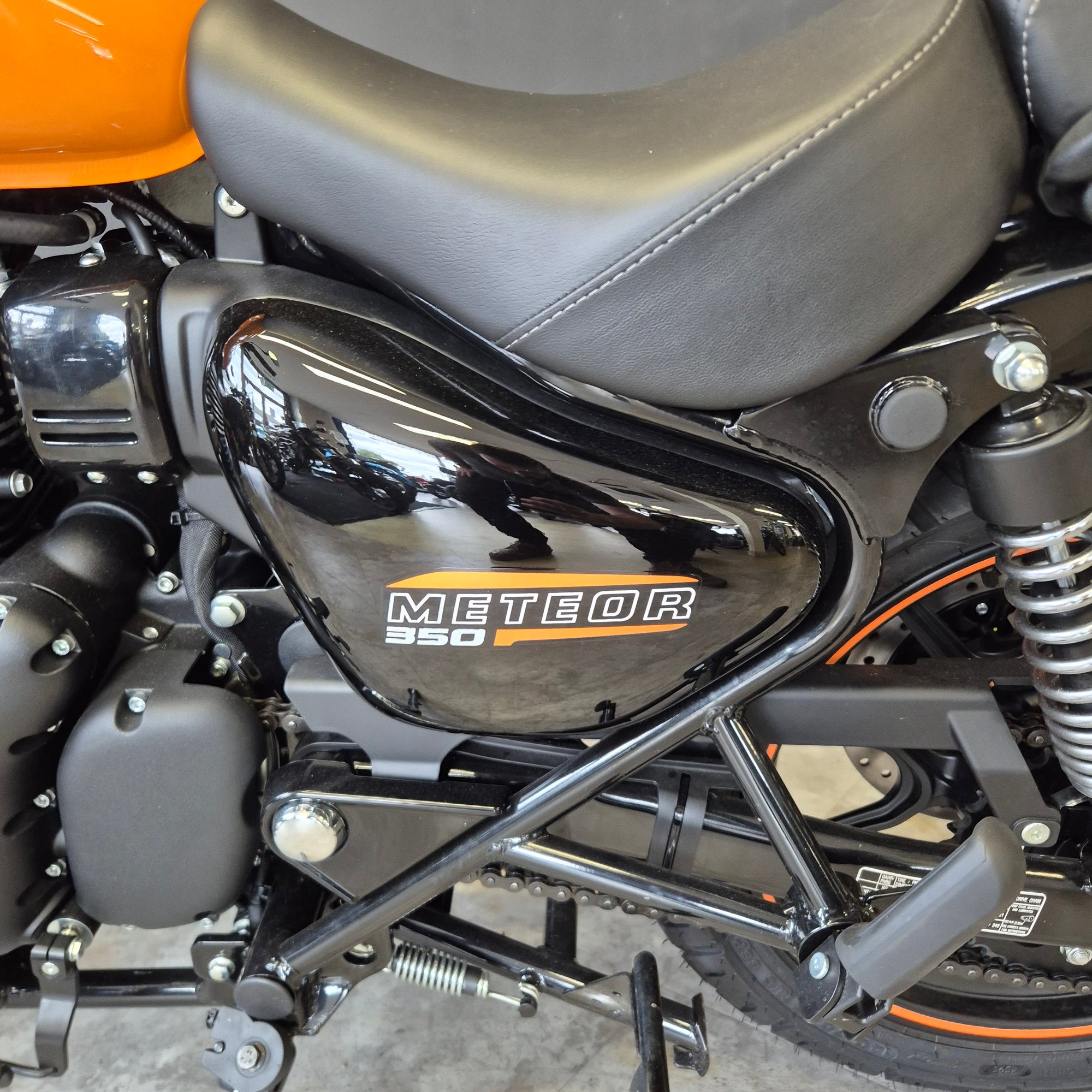 Royal Enfield Meteor 350 - Orange - Preloved