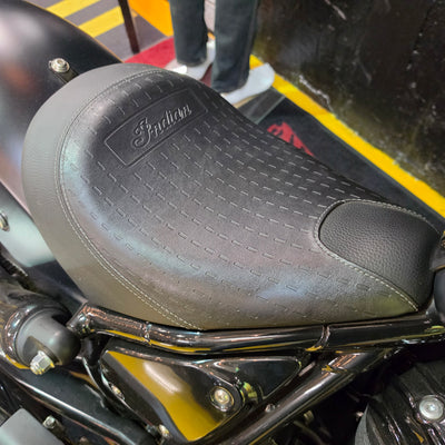 Chief Bobber Dark Horse - Black Smoke - Preloved