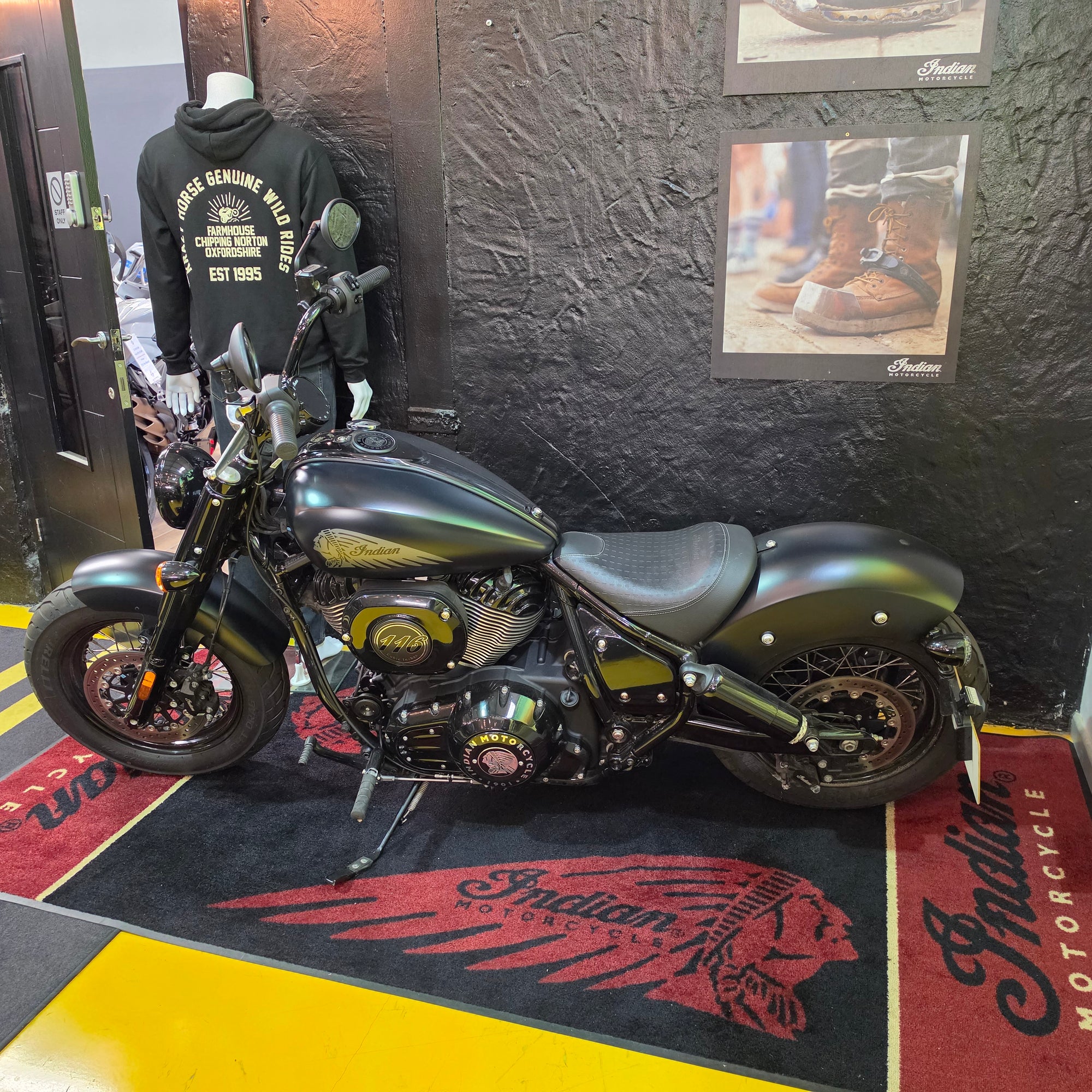 Chief Bobber Dark Horse - Black Smoke - Preloved