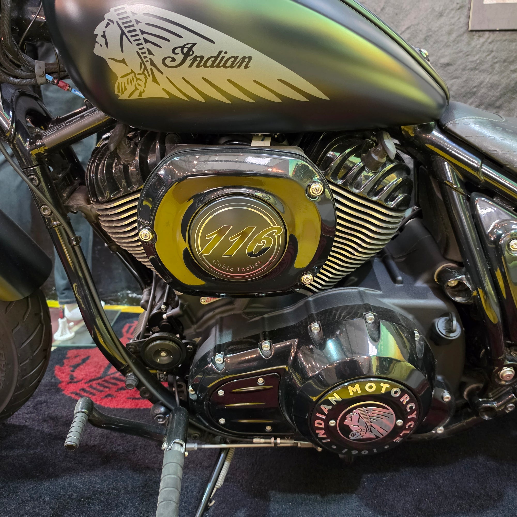 Chief Bobber Dark Horse - Black Smoke - Preloved