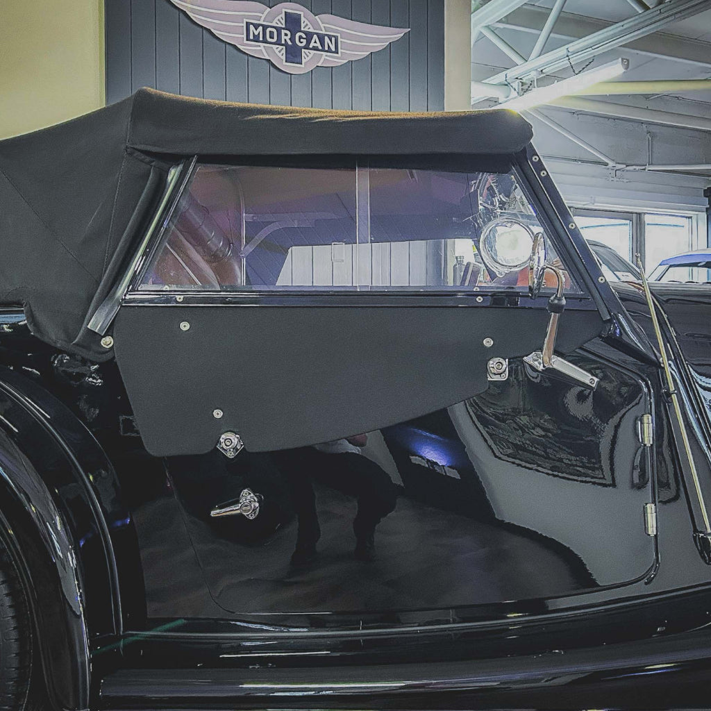 Morgan Plus 4 Traditional - Morgan Piano Black