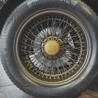 Morgan Plus 4 Traditional - Morgan Piano Black