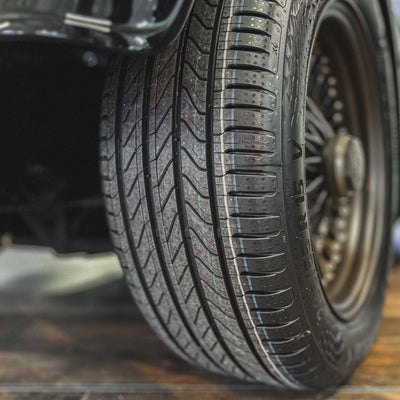 Morgan Plus 4 Traditional - Morgan Piano Black