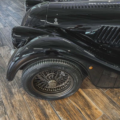 Morgan Plus 4 Traditional - Morgan Piano Black