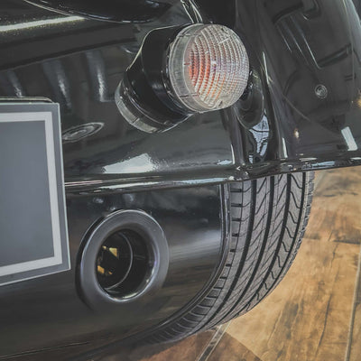 Morgan Plus 4 Traditional - Morgan Piano Black