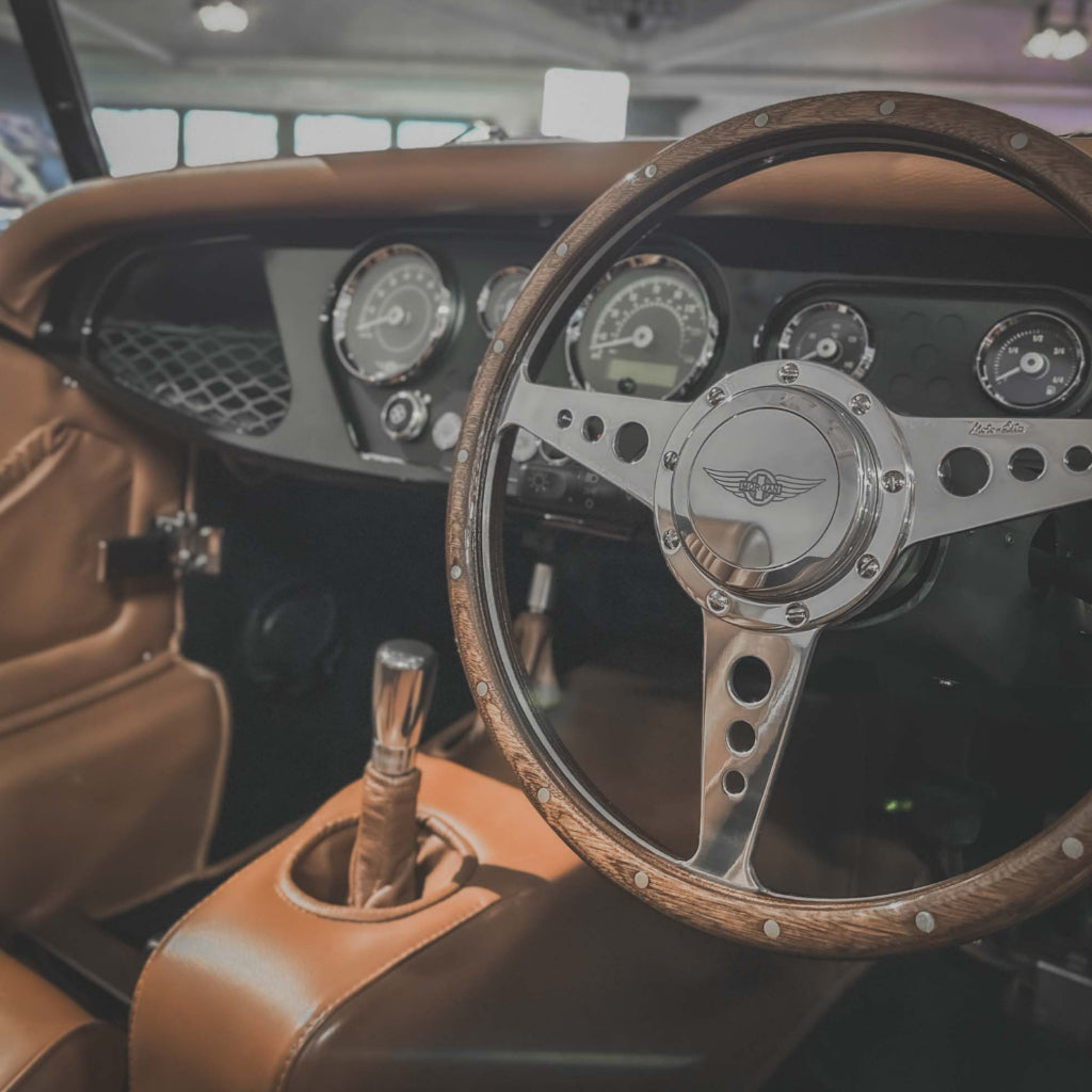 Morgan Plus 4 Traditional - Morgan Piano Black