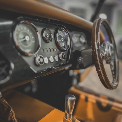 Morgan Plus 4 Traditional - Morgan Piano Black