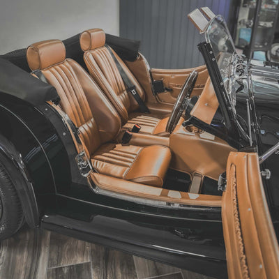 Morgan Plus 4 Traditional - Morgan Piano Black